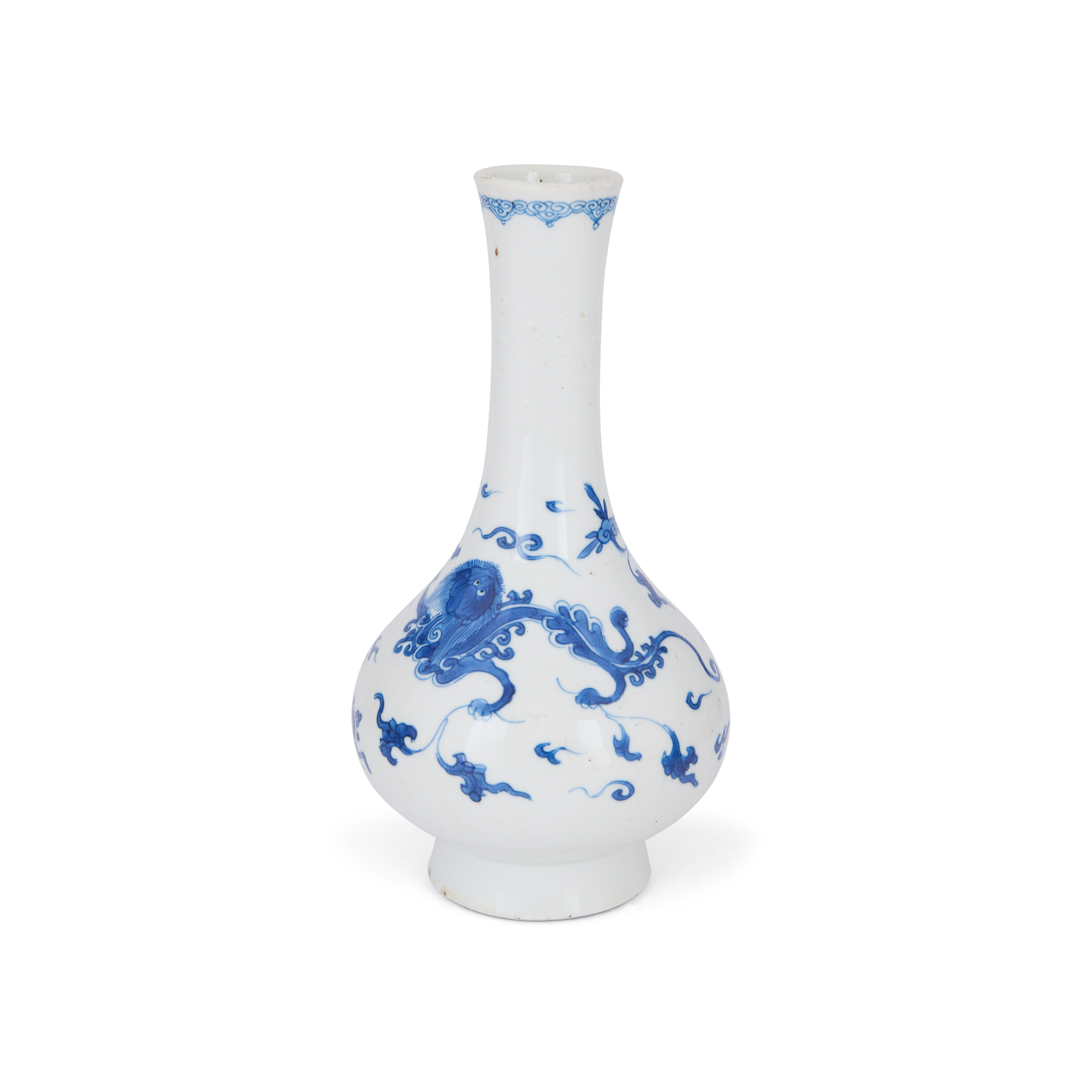 A Chinese blue and white 'chilong' bottle vase Qing dynasty, Kangxi period Painted to the body ... - Image 2 of 2