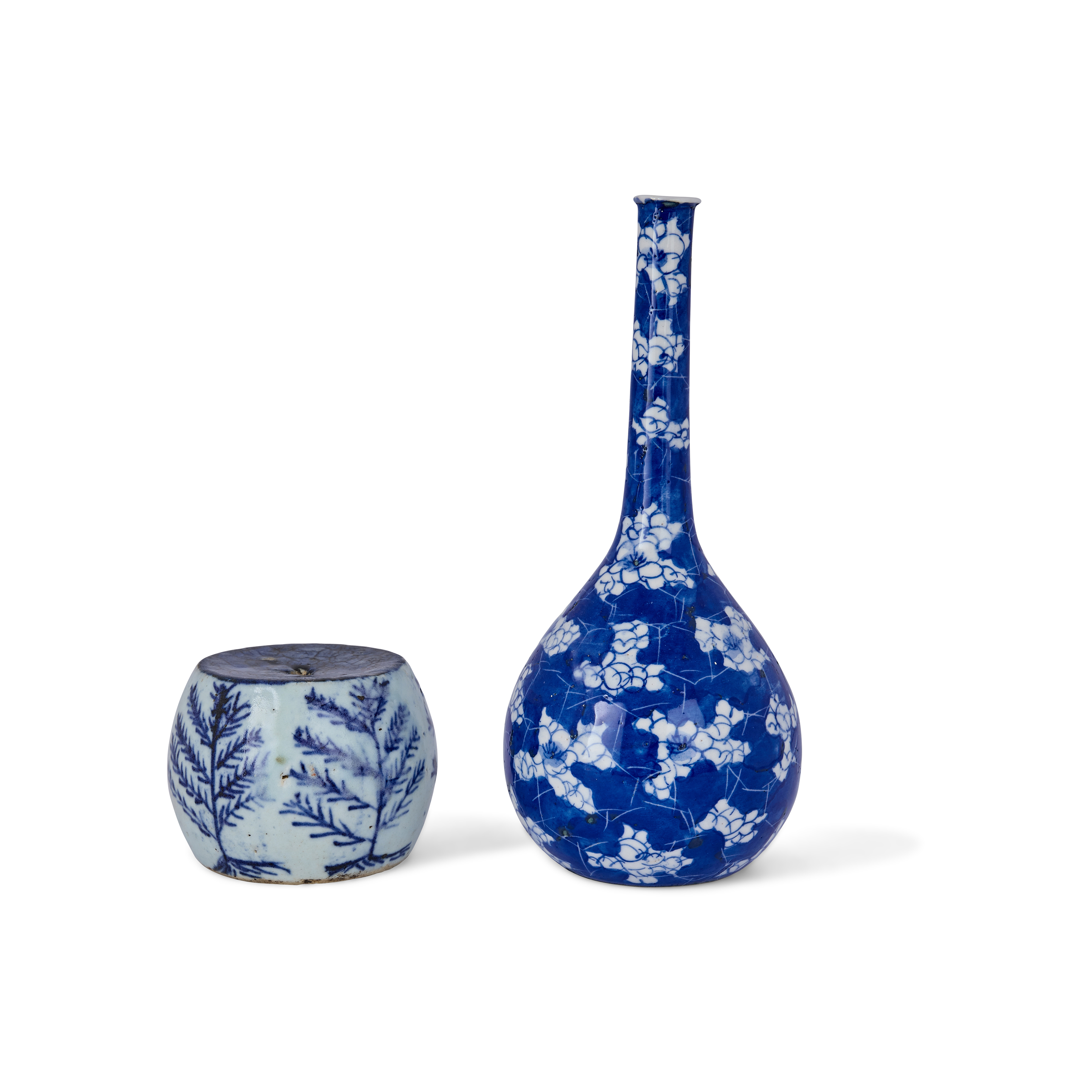 A Chinese blue and white lead filled stand with a European bottle vase 19th century The base de...