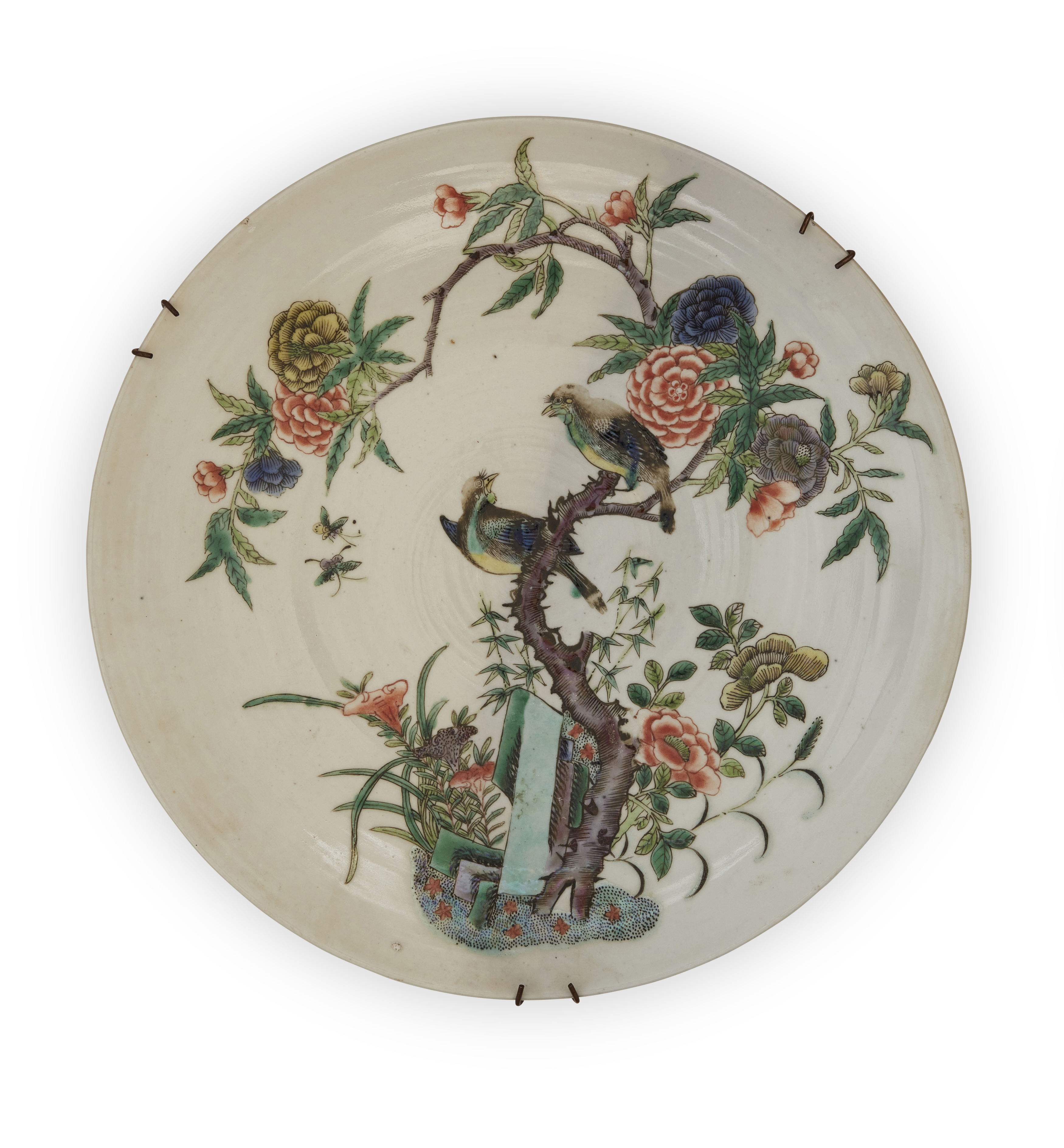 A pair of Chinese famille verte plates, Late Qing dynasty, Painted with birds and foliage, 30cm d... - Image 3 of 3