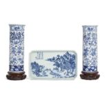 A pair of Chinese blue and white sleeve vases and a blue and white rectangular tray, Late Qing dy...