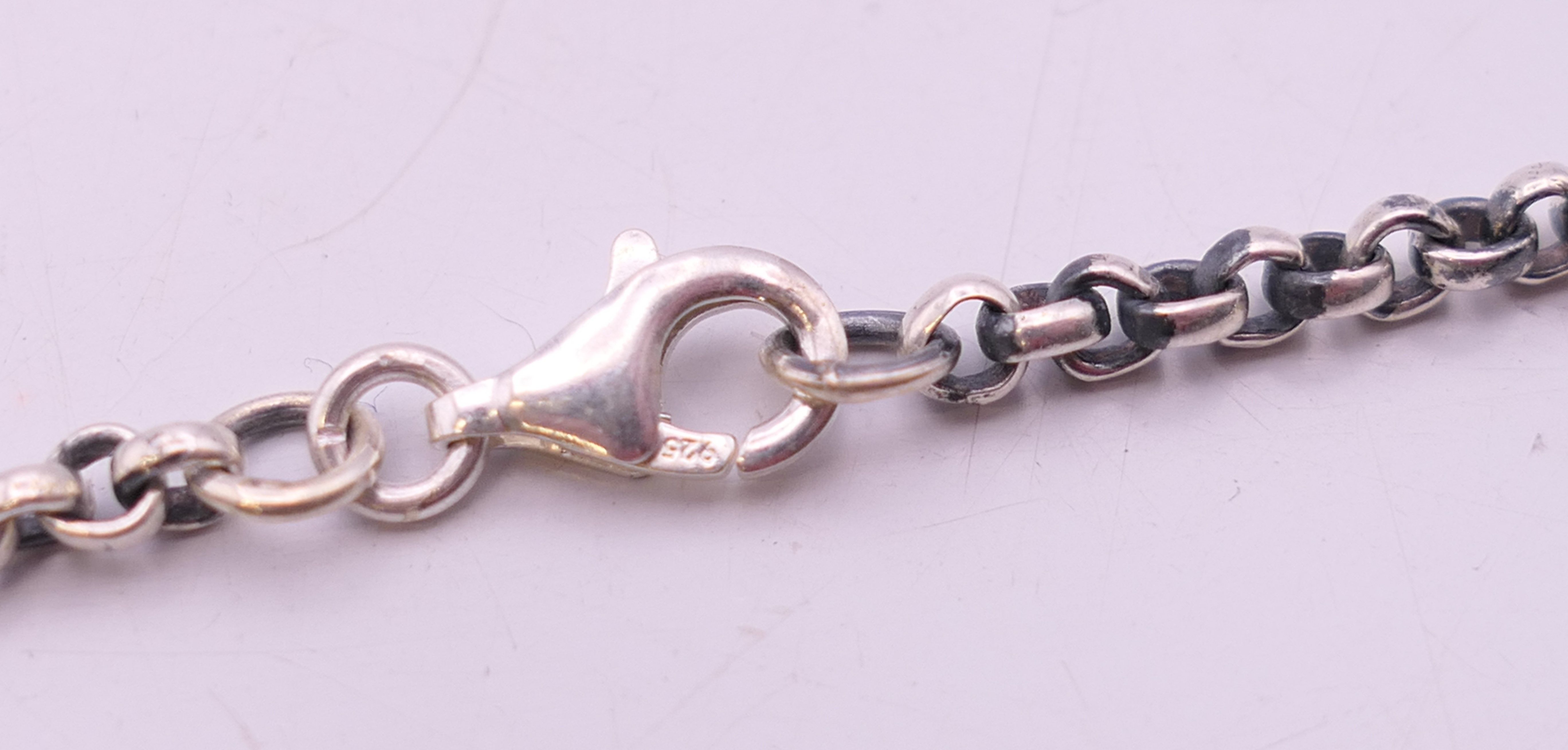 An Art Nouveau style sterling silver pendant necklace. Pendant 6 cm high. - Image 4 of 6