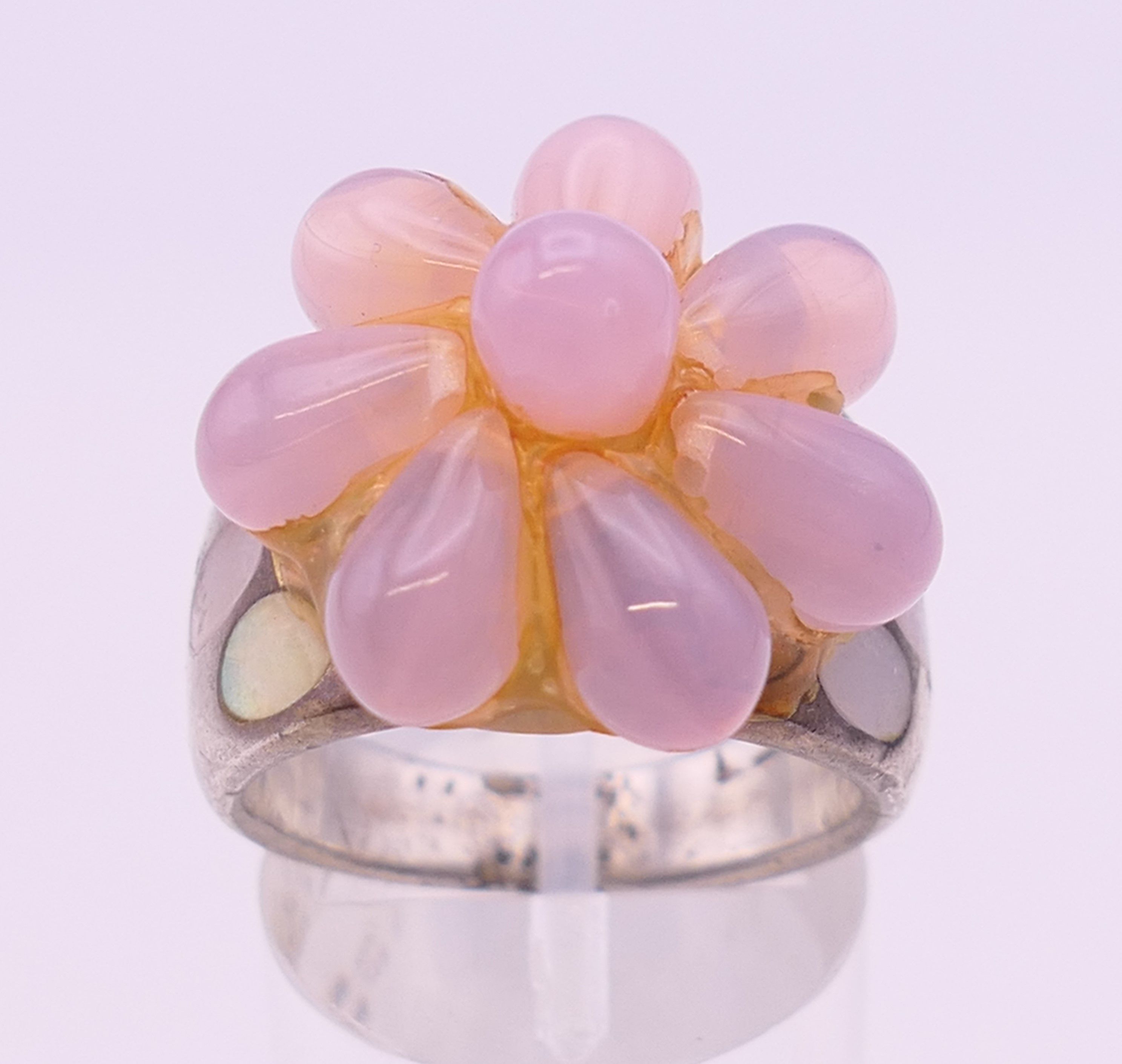 A silver rose quartz and mother-of-pearl ring. Ring size Q/R. - Image 2 of 6