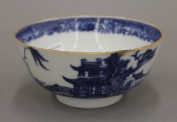 A 19th century Chinese blue and white porcelain bowl. 14.5 cm diameter.