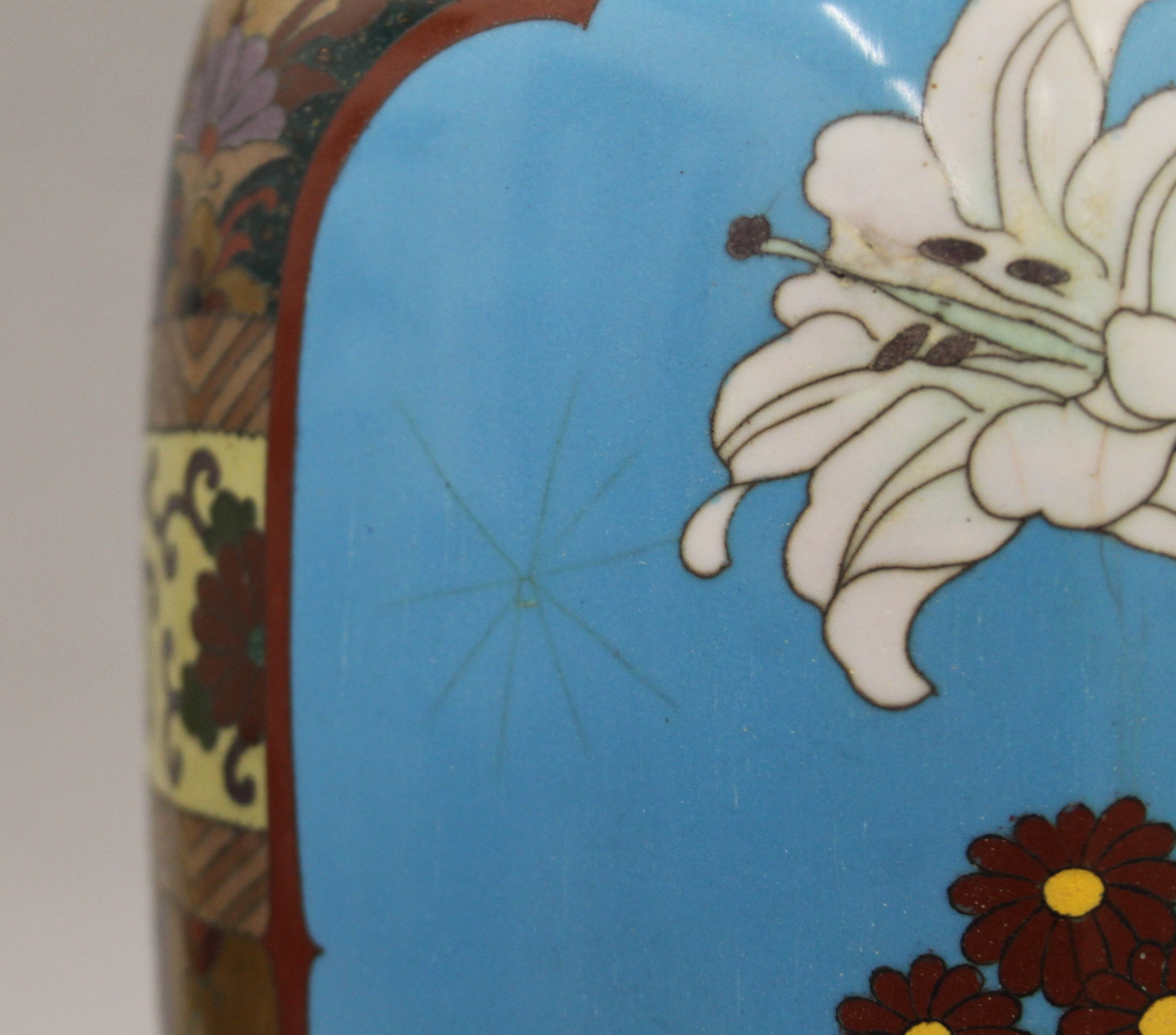 A large late 19th/early 20th century Japanese cloisonne vase decorated with floral sprays. - Image 9 of 11