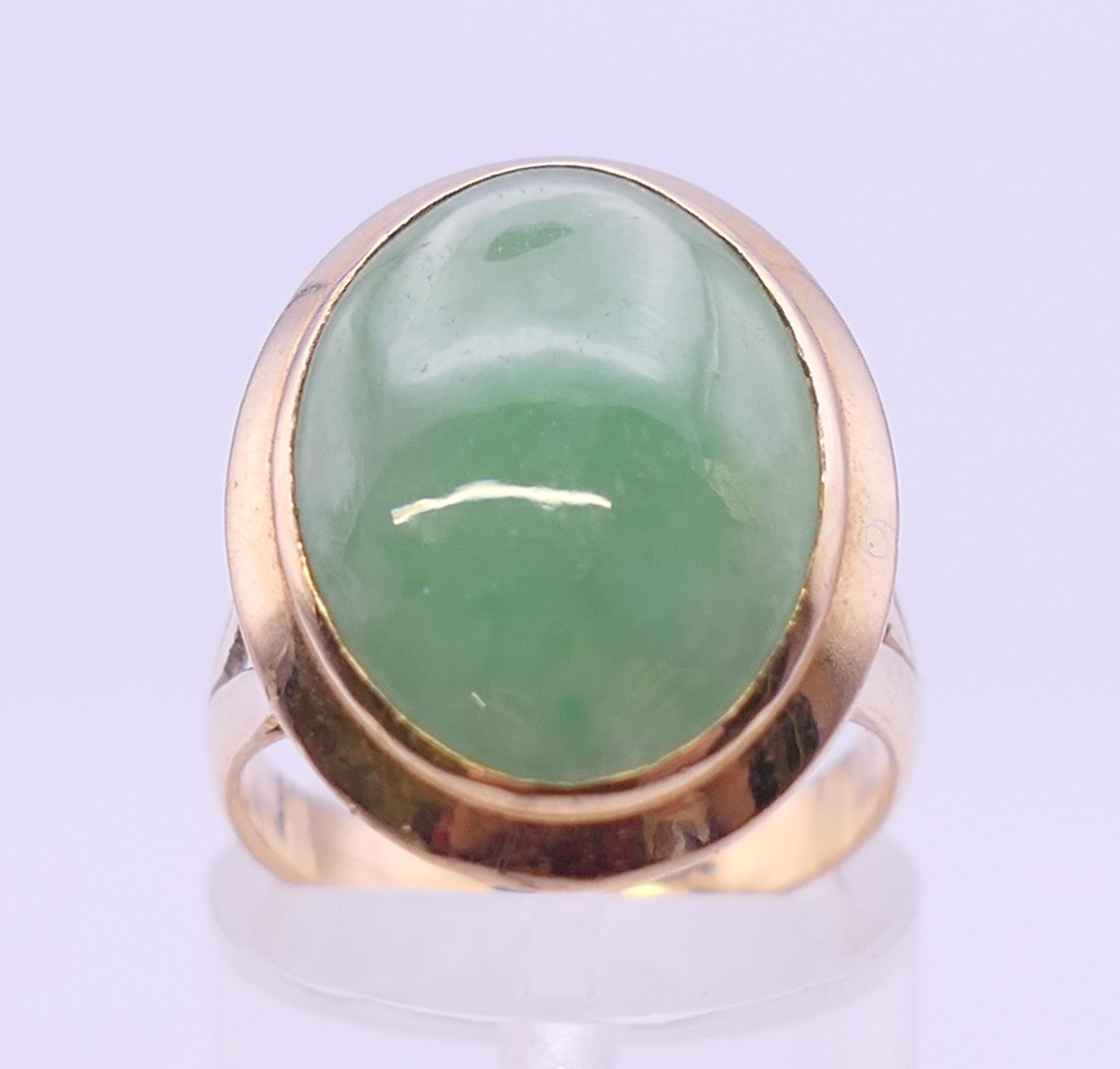 A 14 ct gold jade ring. Ring size N. - Image 2 of 6