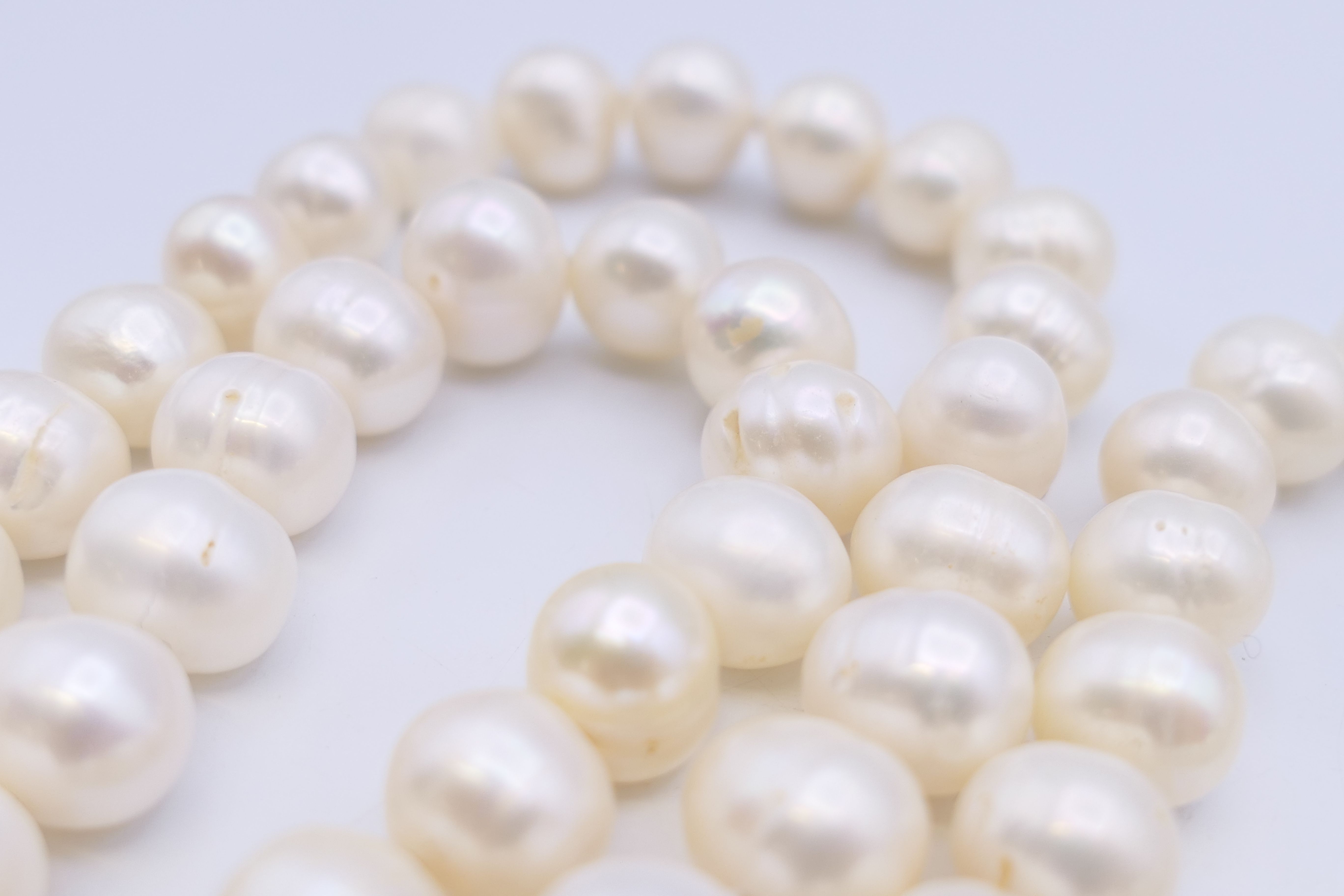 A Stellar & Dot designer pearl necklace, another pearl necklace and a bracelet. - Image 3 of 11