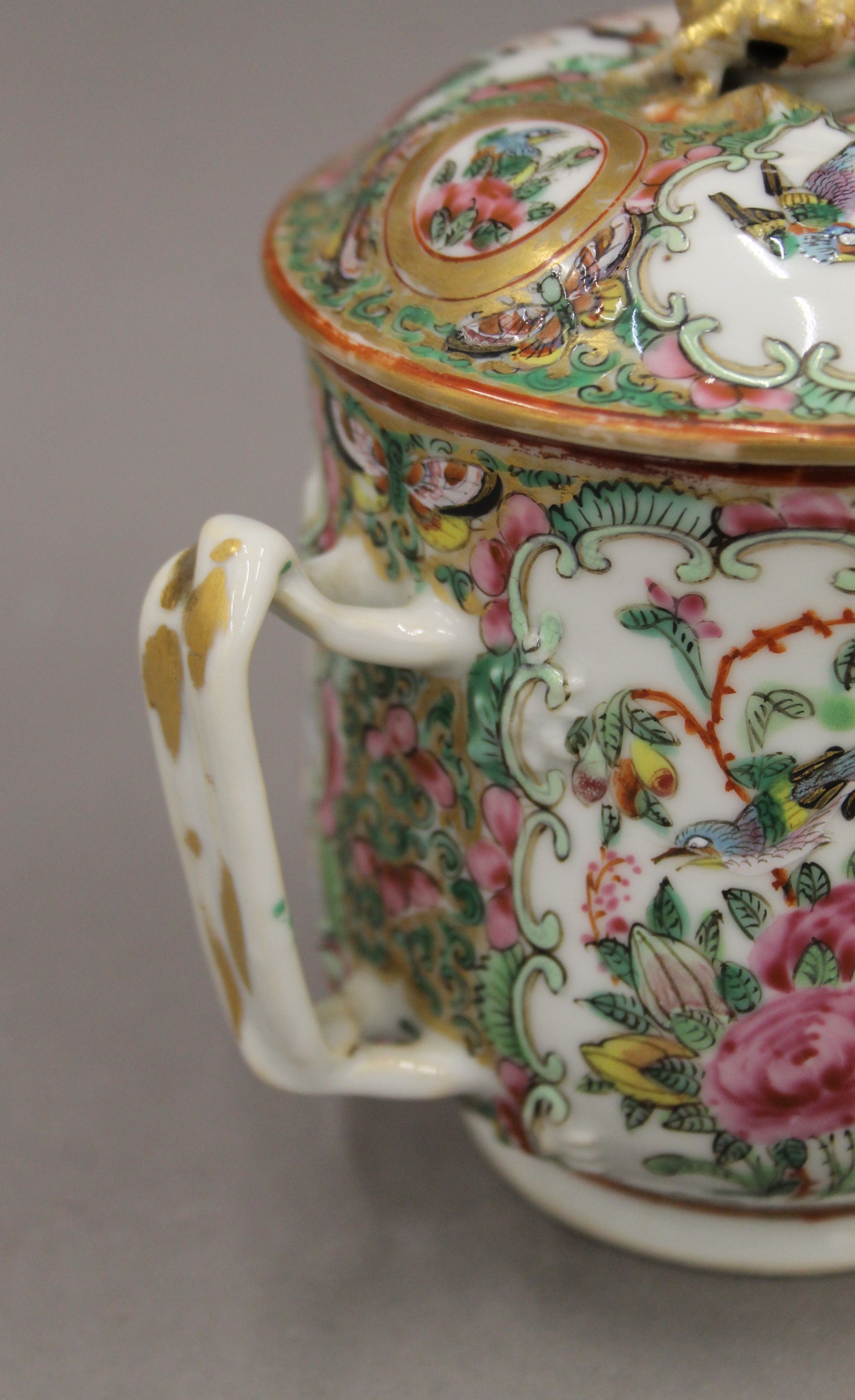 An 18th century Chinese famille rose porcelain tea caddy and a 19th century Canton porcelain twin - Image 10 of 14