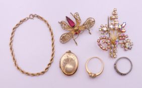 A small quantity of jewellery,