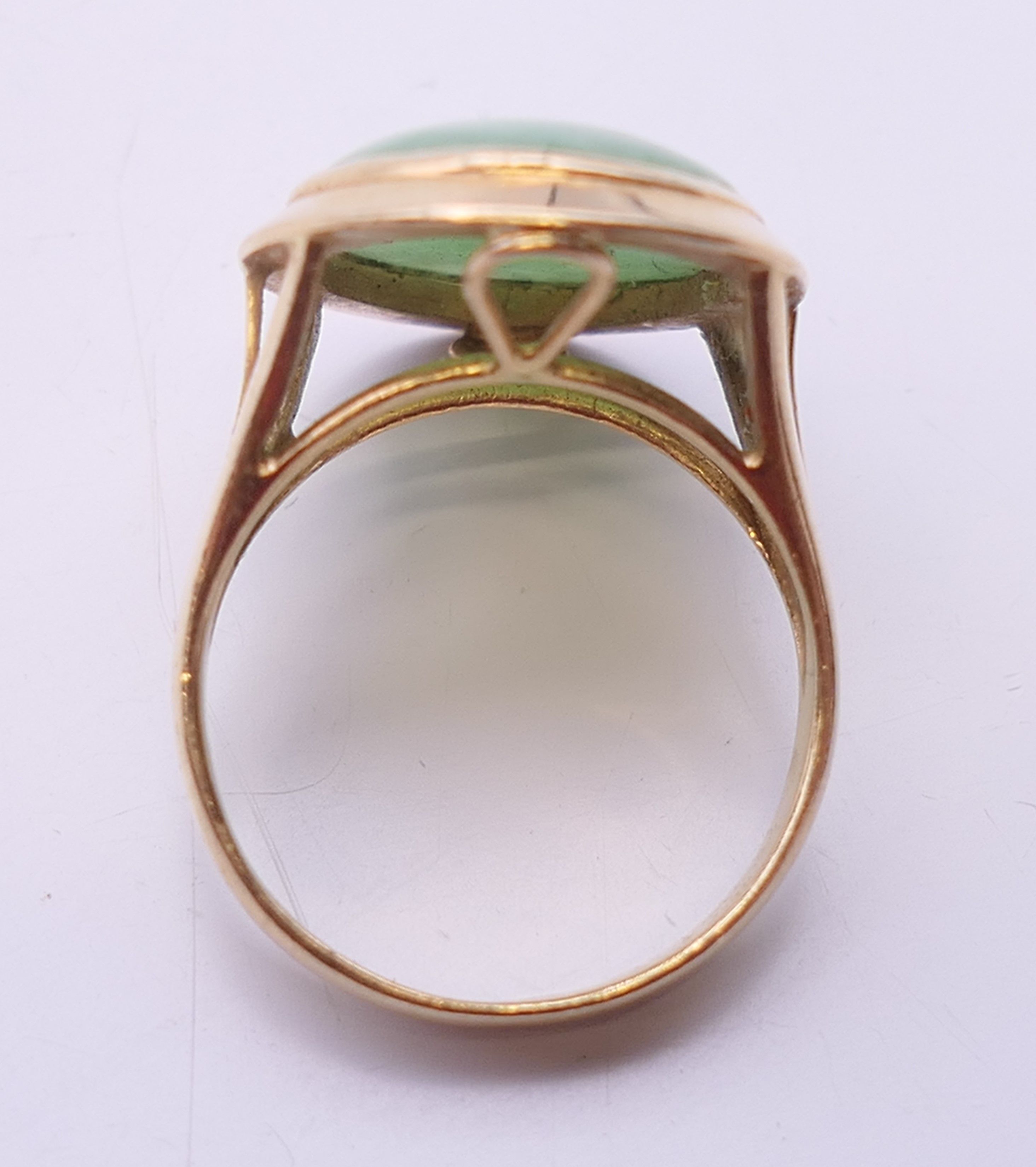 A 14 ct gold jade ring. Ring size N. - Image 6 of 6