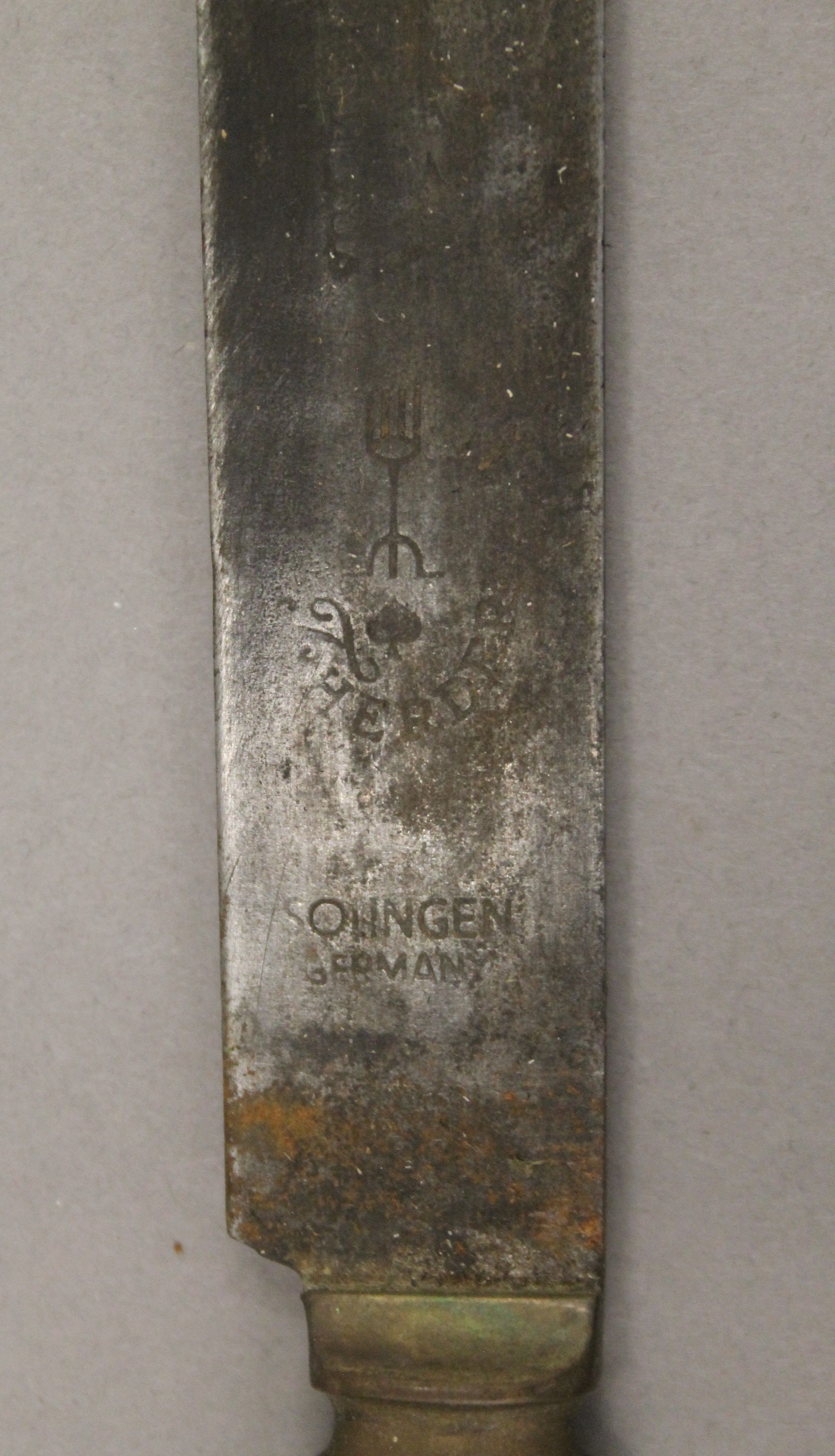 A Solingen dagger in sheath. 24 cm long. - Image 6 of 6