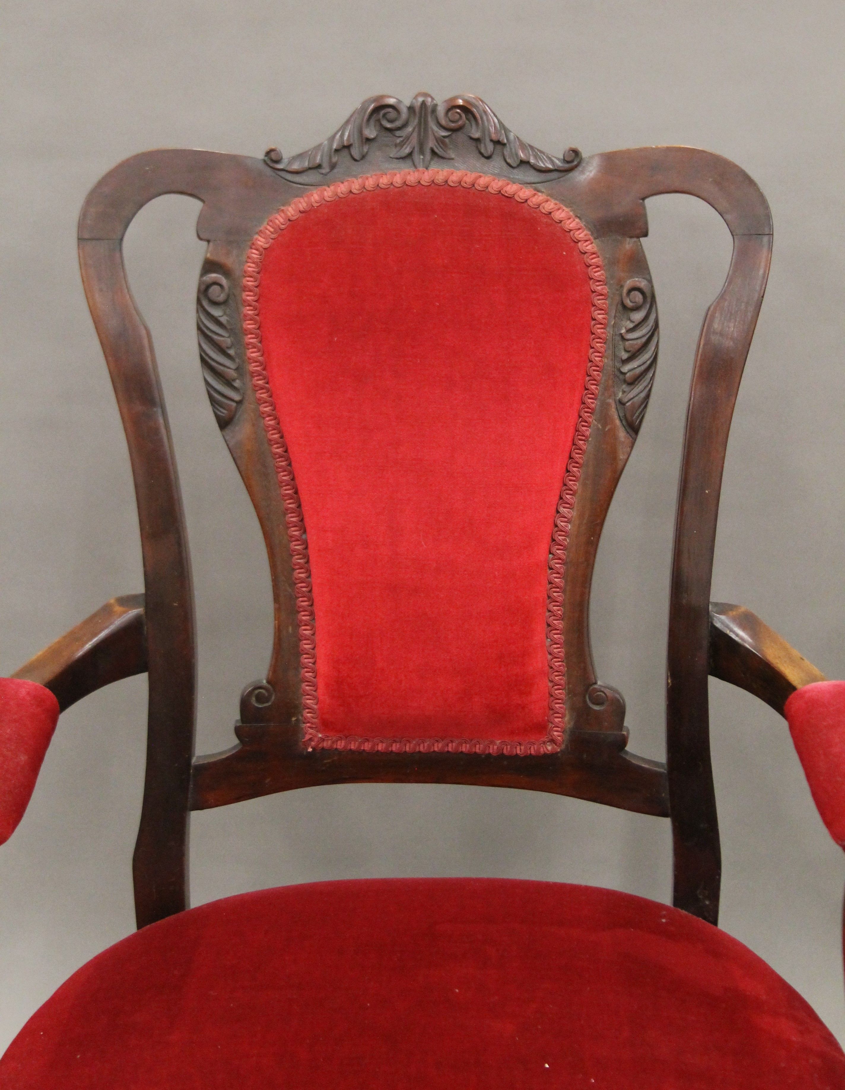A pair of Edwardian upholstered mahogany salon open armchairs. The largest 66 cm wide. - Image 3 of 6