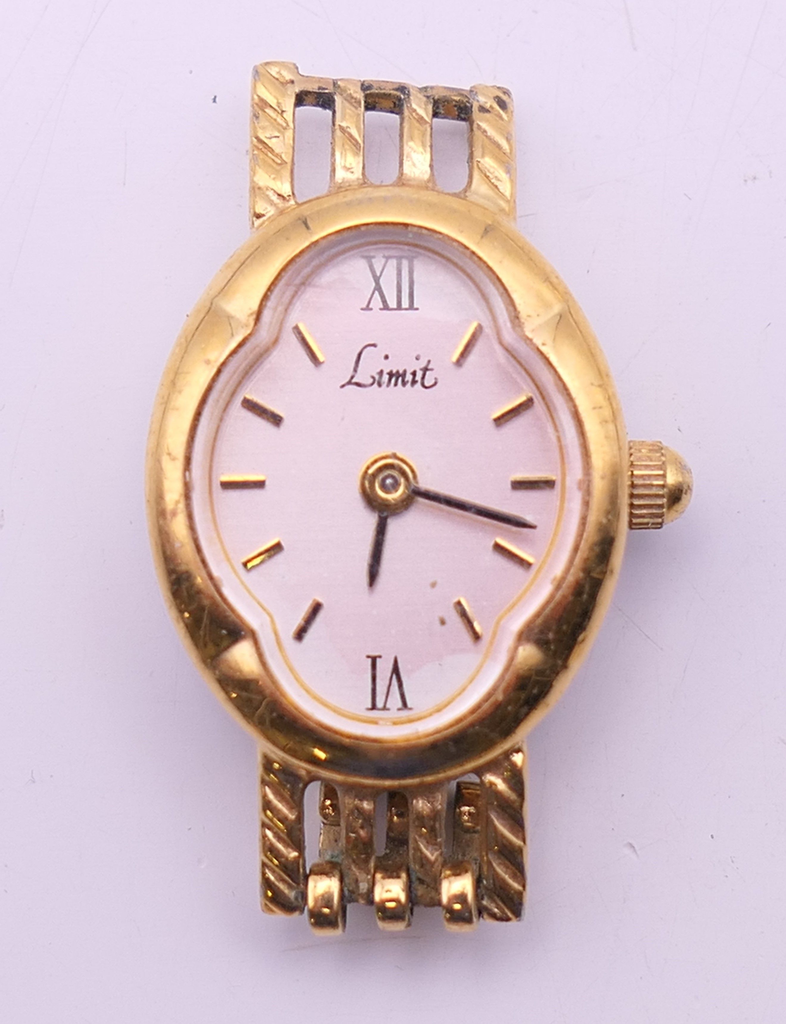 A quantity of various ladies wristwatches. Various sizes. - Image 7 of 9