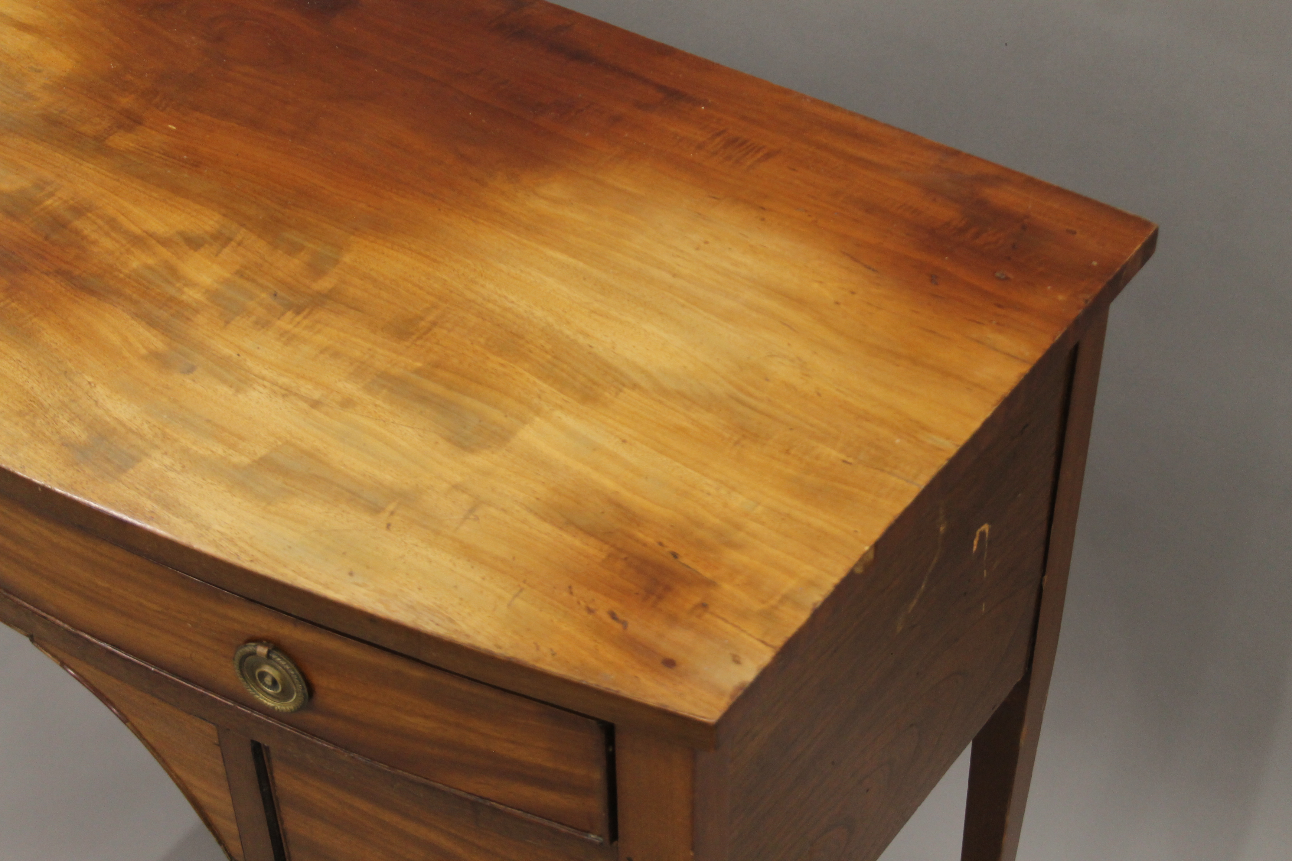 A 19th century mahogany bow front side table. 100 cm wide. - Image 3 of 7