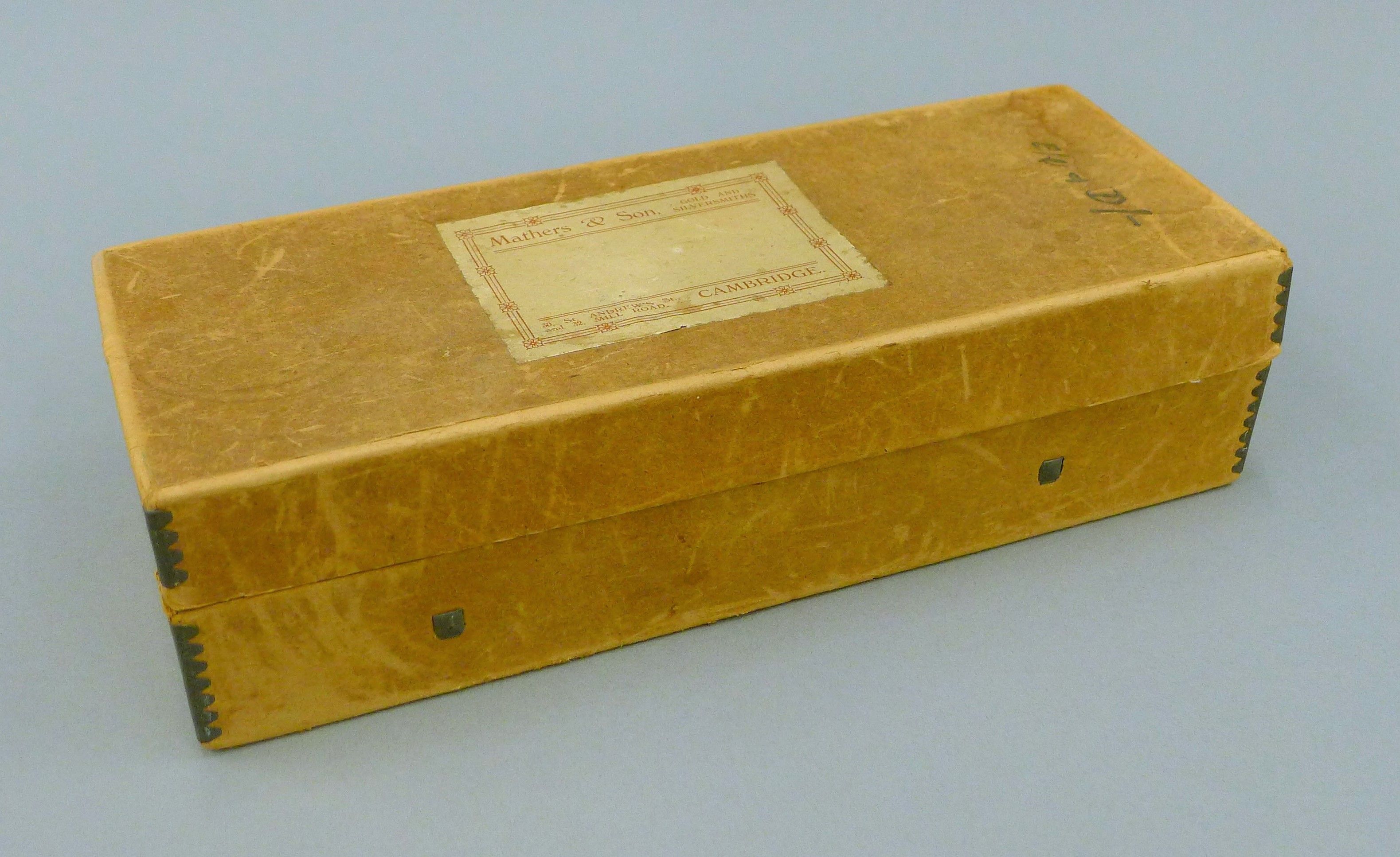 A Mathers and Son Silversmiths box containing six pairs of unused late Georgian/Victorian agate - Image 4 of 5