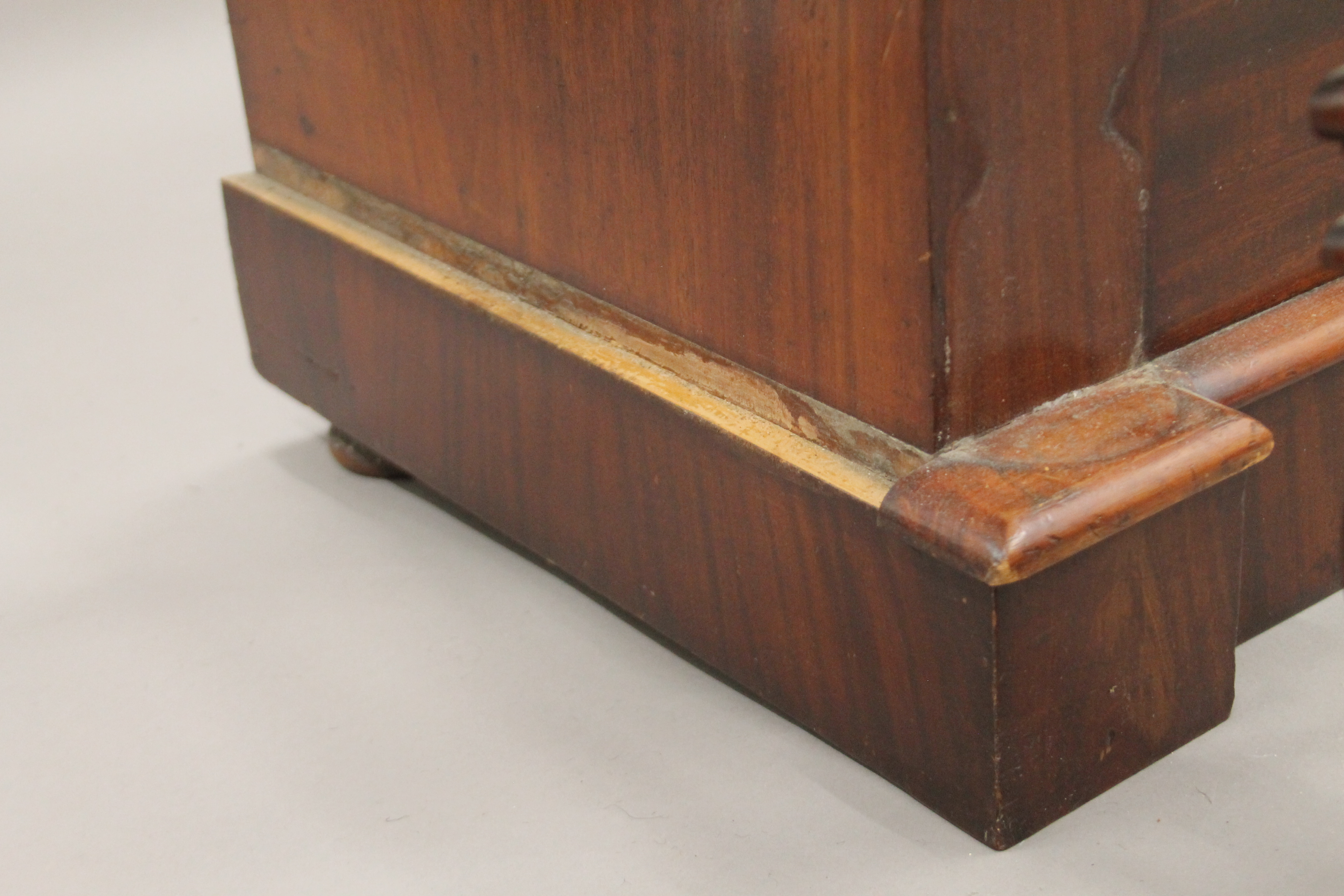 A Victorian mahogany Scottish chest of drawers. 127 cm wide. - Image 5 of 8