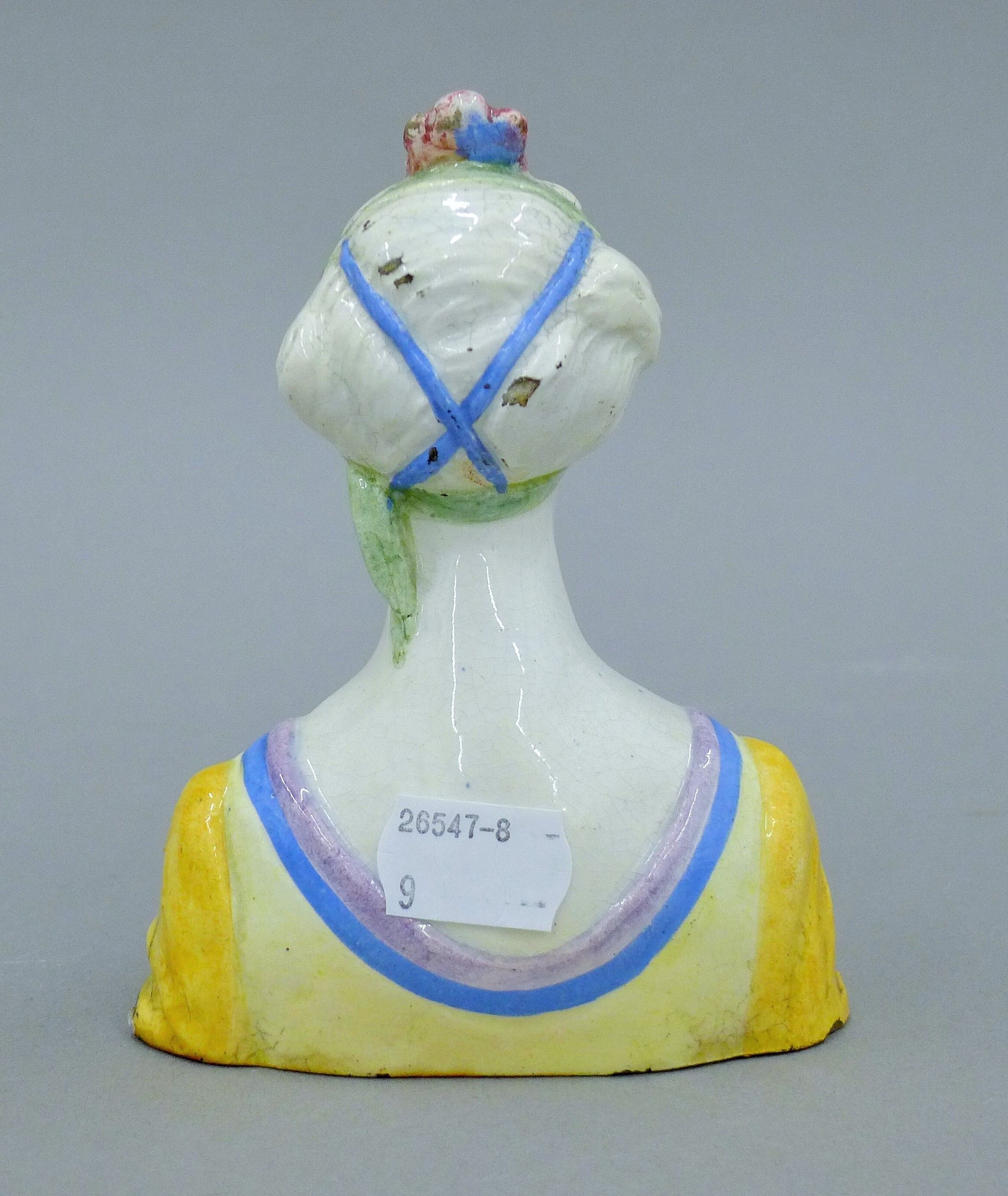 A faience porcelain bust of a lady. 13 cm high. - Image 4 of 6