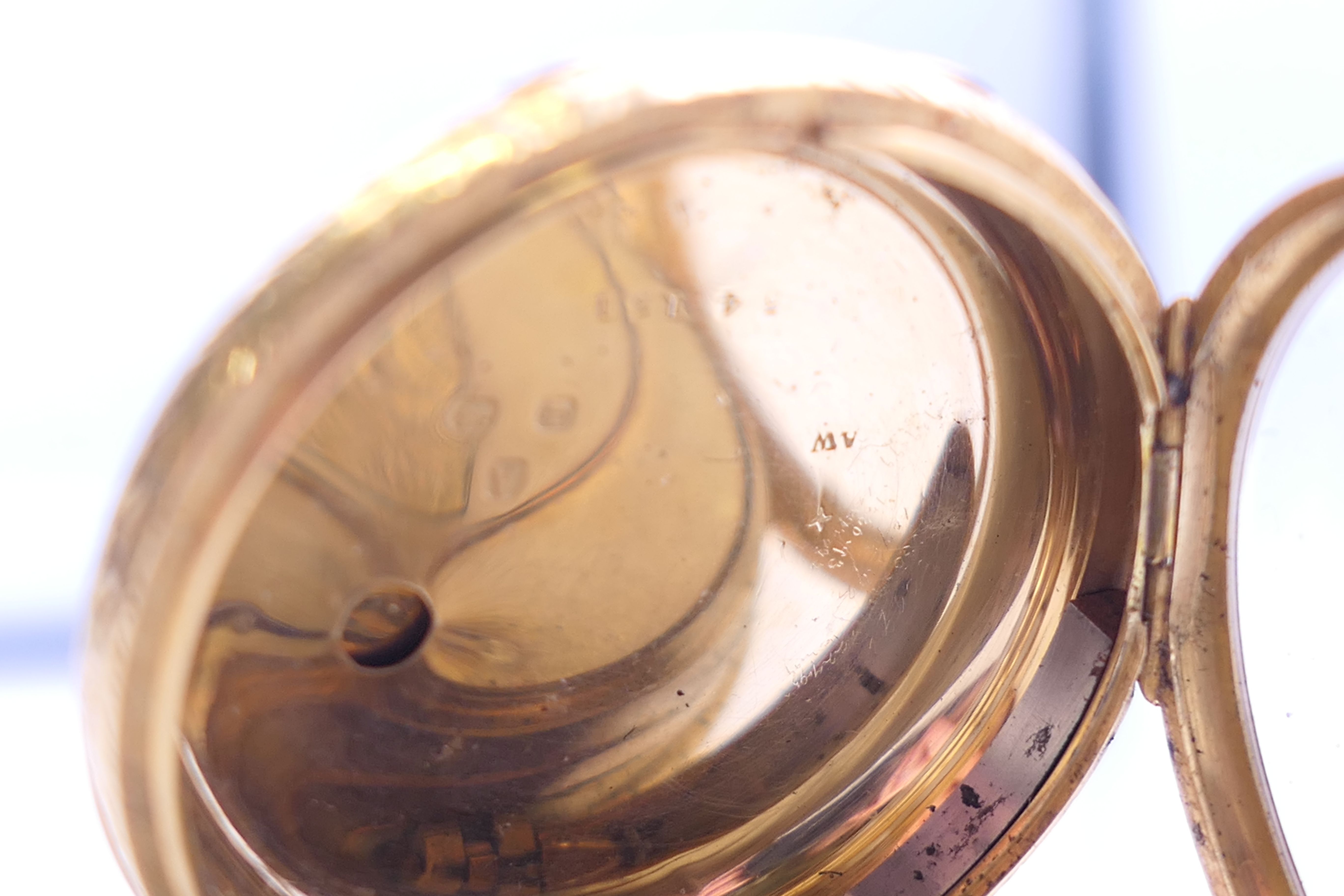 An 18 K gold open-faced pocket watch. 4 cm diameter. 61.8 grammes total weight. - Image 10 of 10