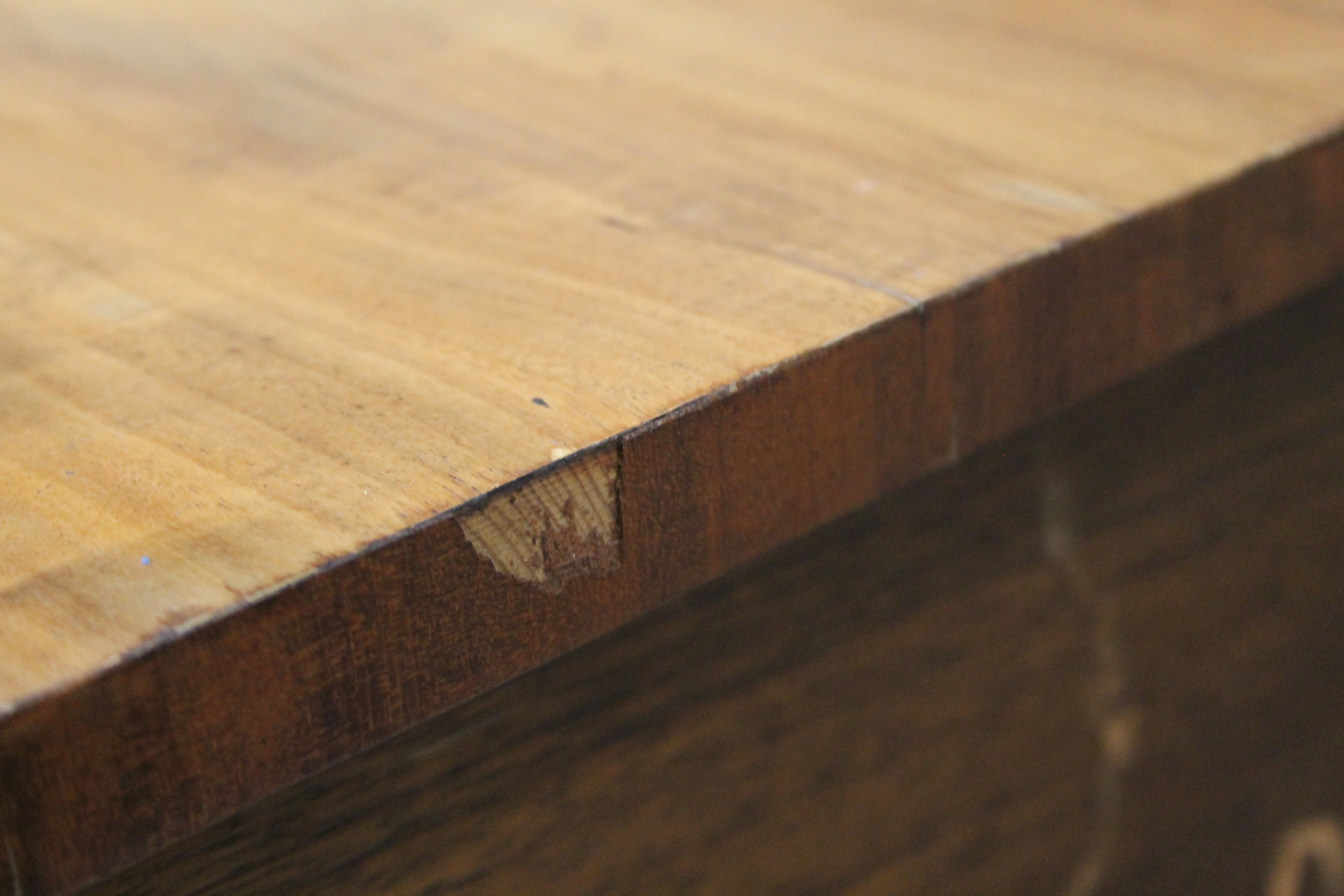 A 19th century mahogany bow front side table. 100 cm wide. - Image 4 of 7