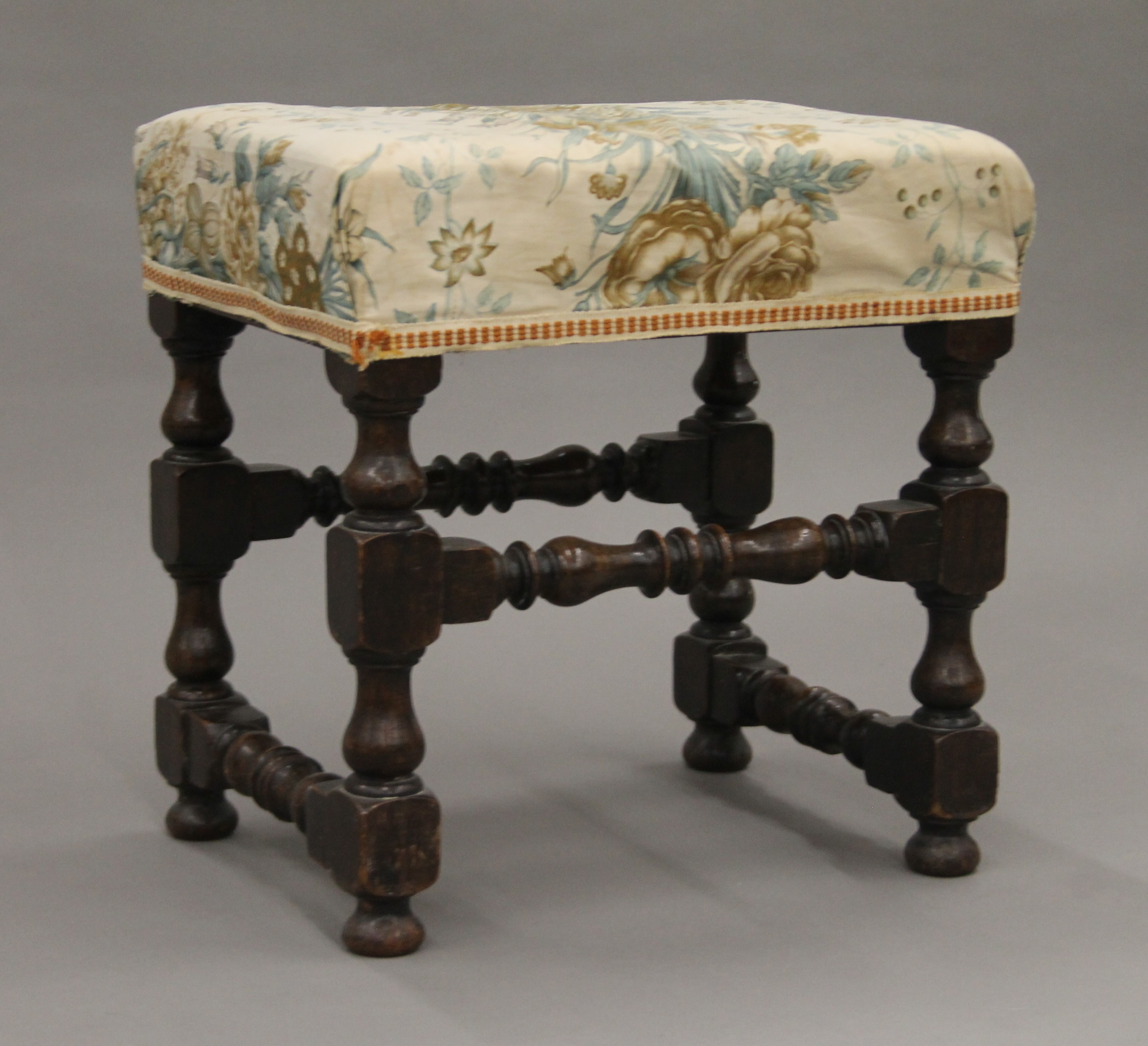 A small mahogany stool and two oak stools. The former 25 cm long. - Image 8 of 13