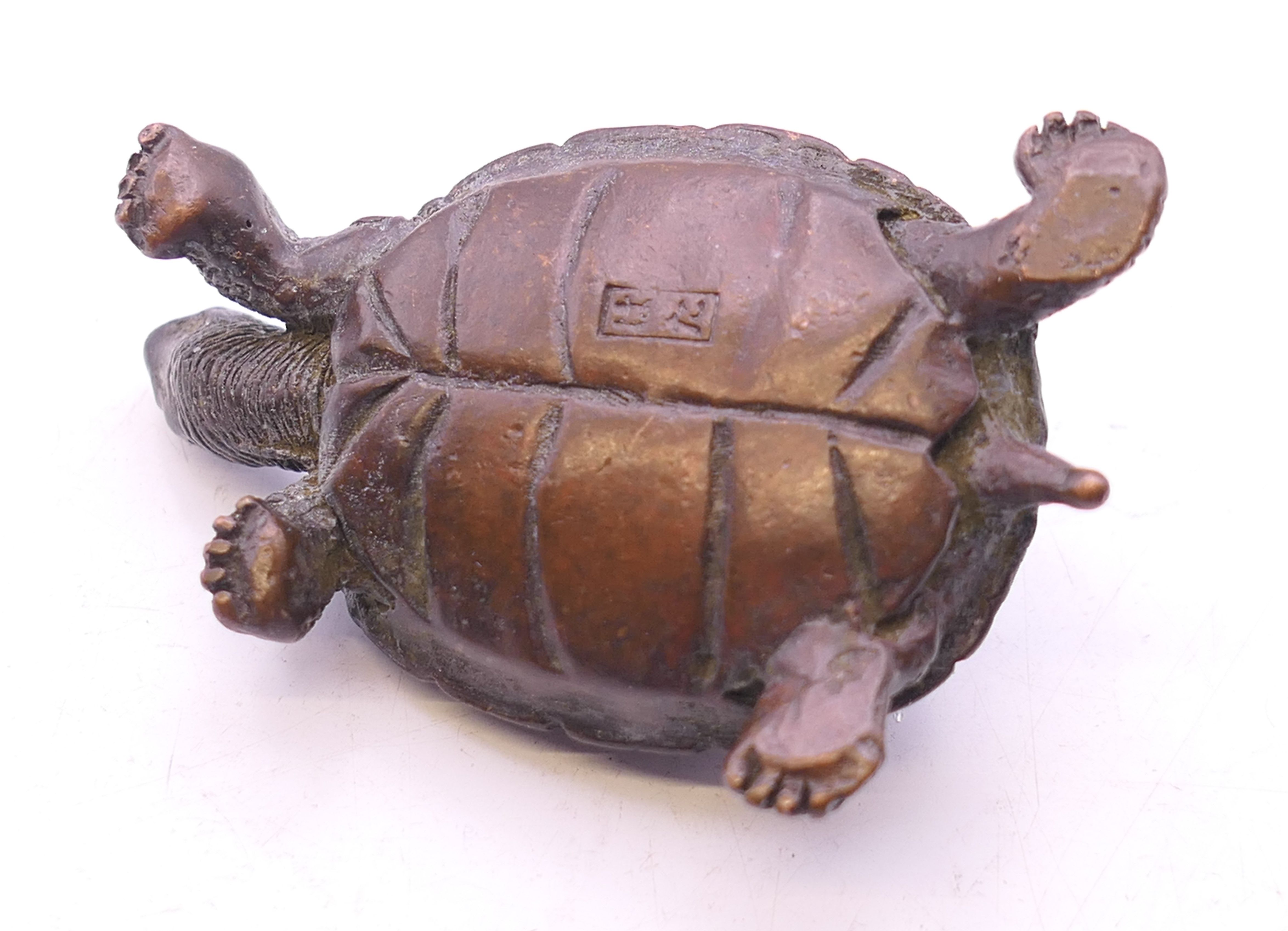 A bronze tortoise. 5.5 cm long. - Image 3 of 3