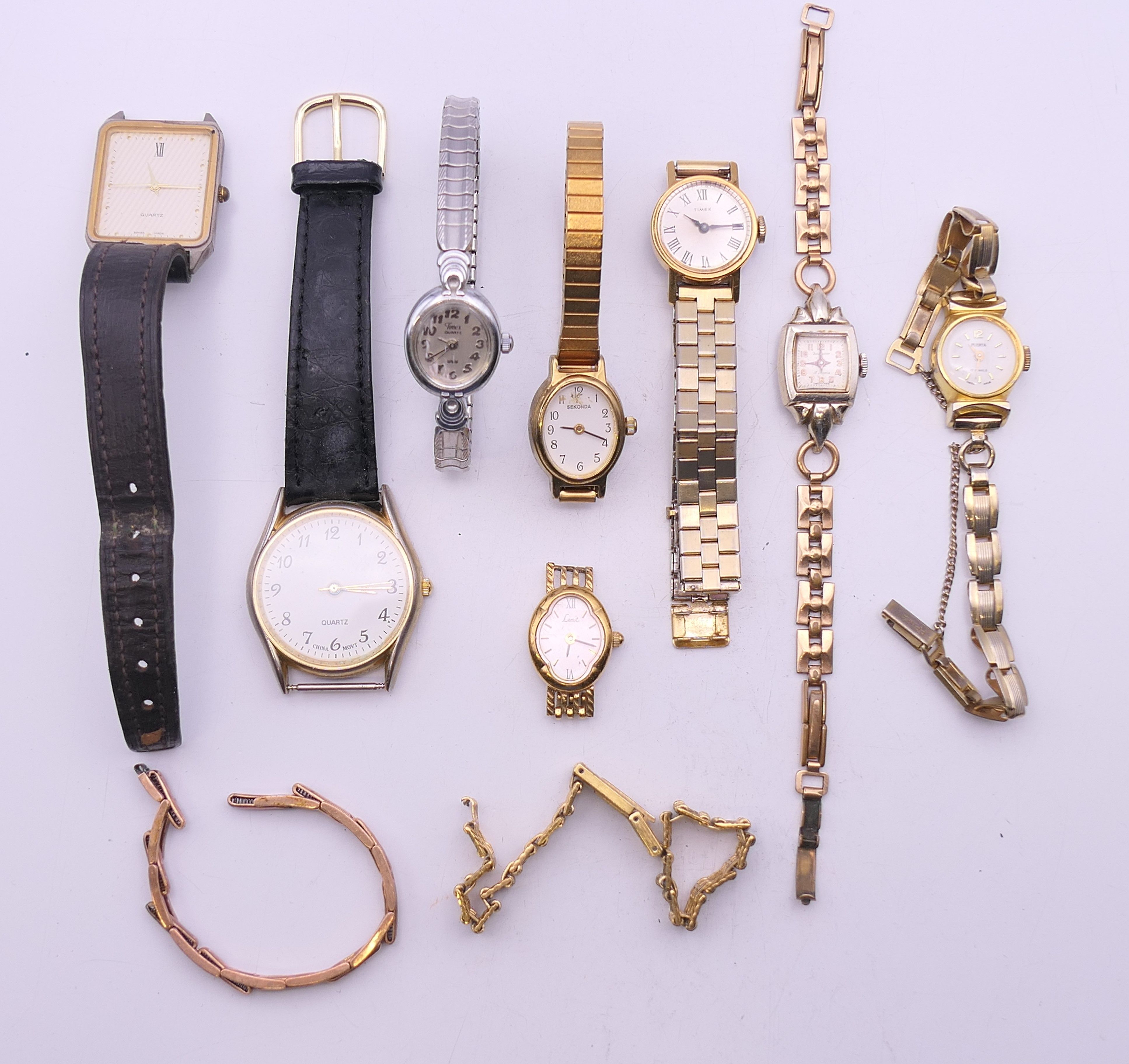 A quantity of various ladies wristwatches. Various sizes.