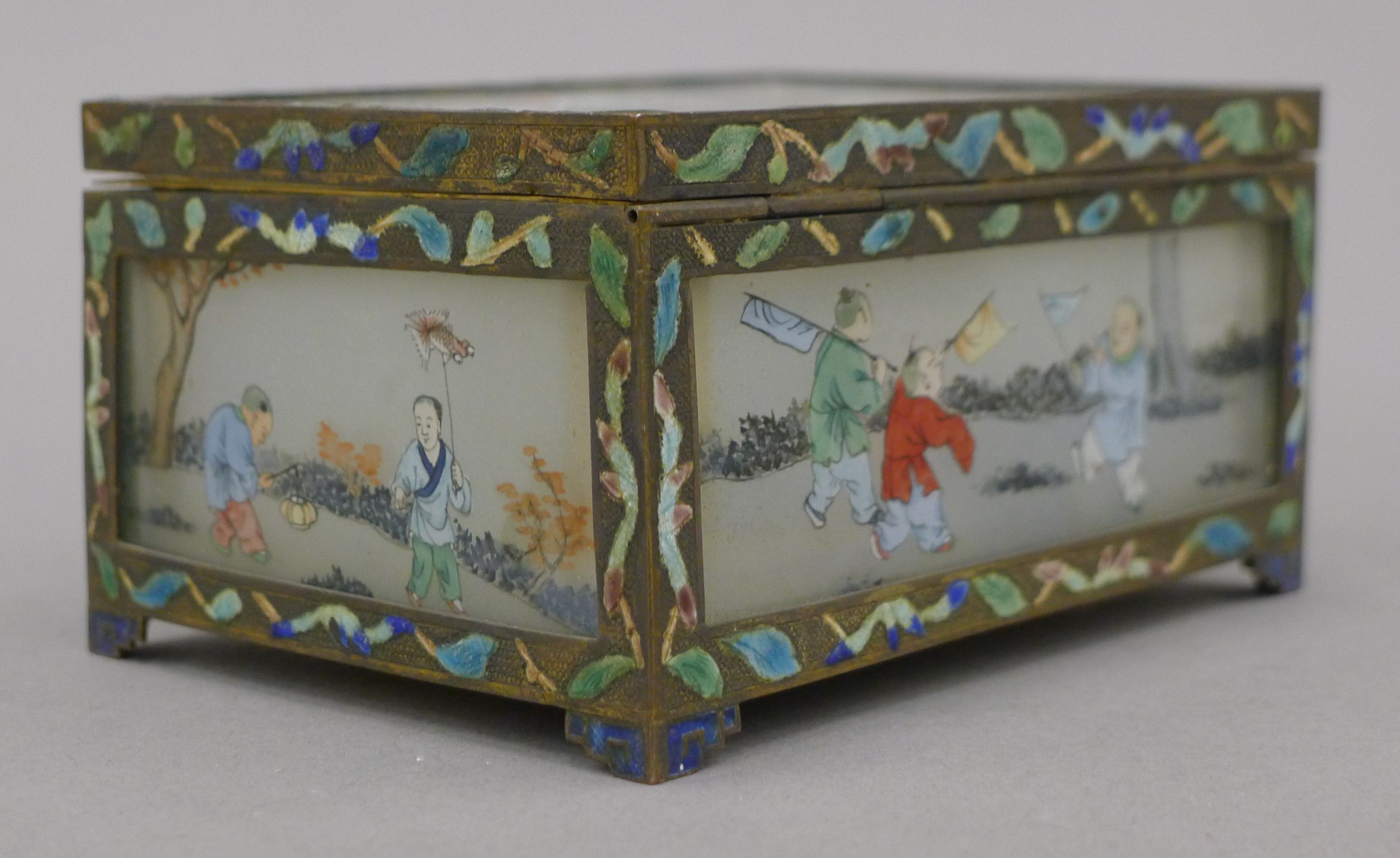 A Chinese enamel decorated glass panel set trinket box. 11 cm wide. - Image 3 of 10