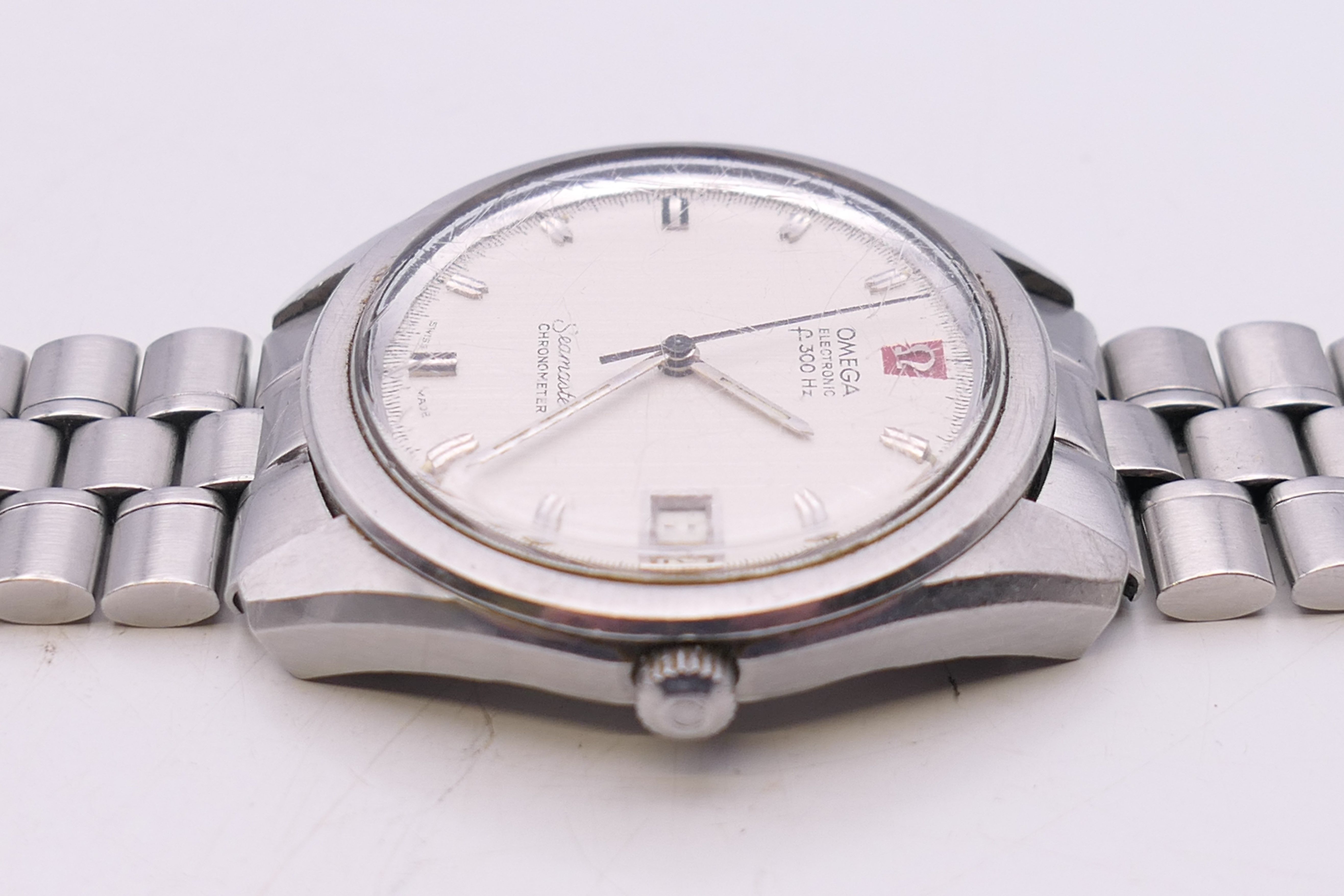 An Omega electronic Seamaster gentleman's wristwatch. 3.5 cm diameter. - Image 2 of 4
