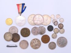 A quantity of various coins.