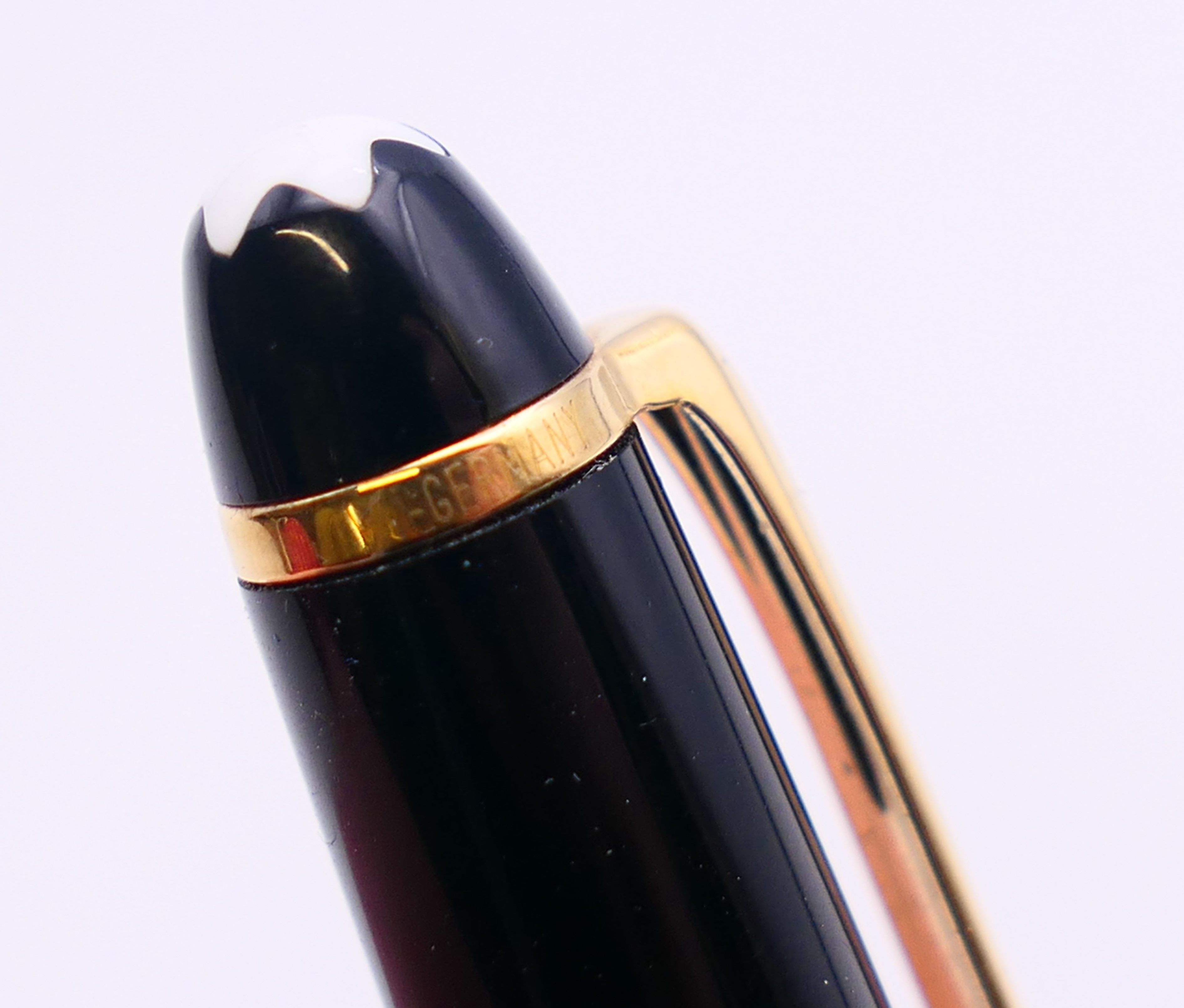 A Montblanc (Mont Blanc) Meisterstuck fountain pen with 14 ct gold Montblanc nib, numbered FB167025. - Image 5 of 8