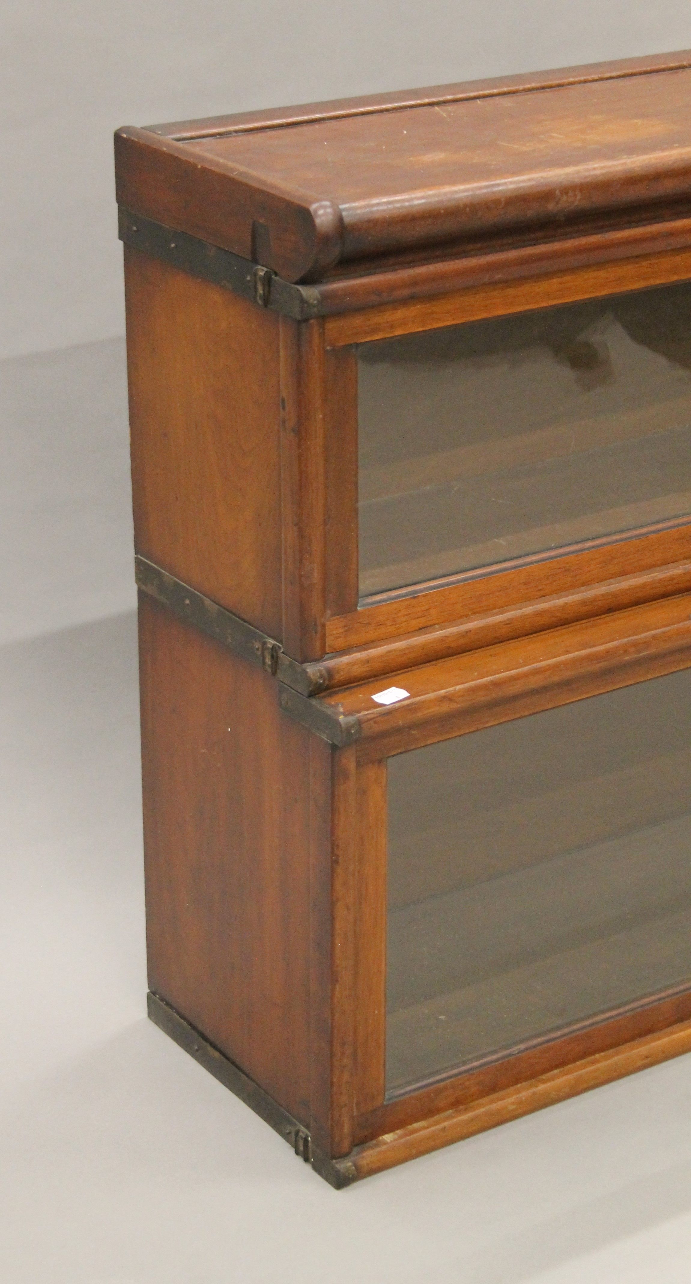 A two-stack mahogany Globe Wernicke bookcase. 86 cm wide, 73 cm high, 29 cm deep. - Image 3 of 7