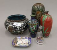 A small quantity of cloisonne ware. The largest 20 cm high.