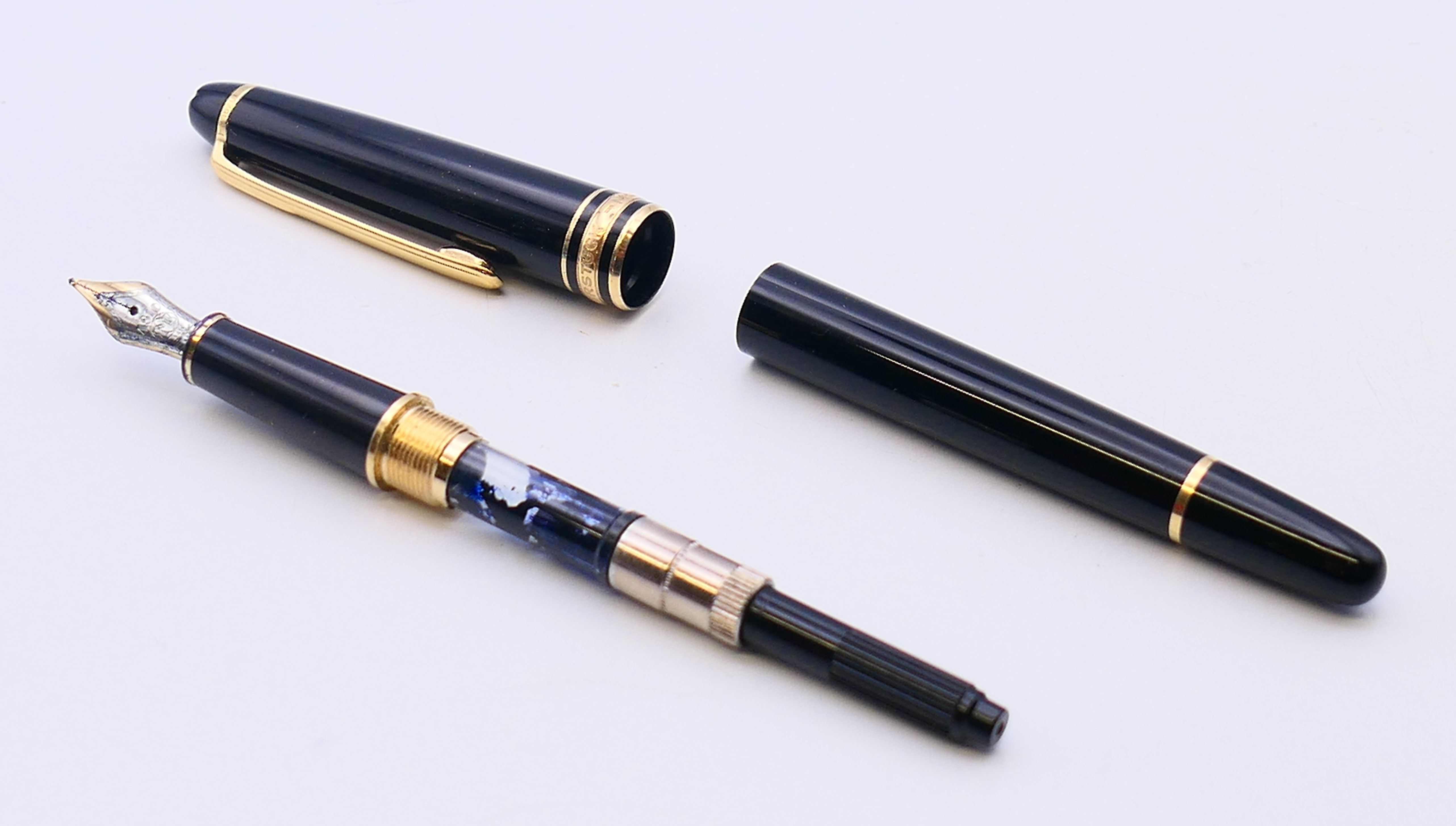 A Montblanc (Mont Blanc) Meisterstuck fountain pen with 14 ct gold Montblanc nib, numbered FB167025. - Image 7 of 8