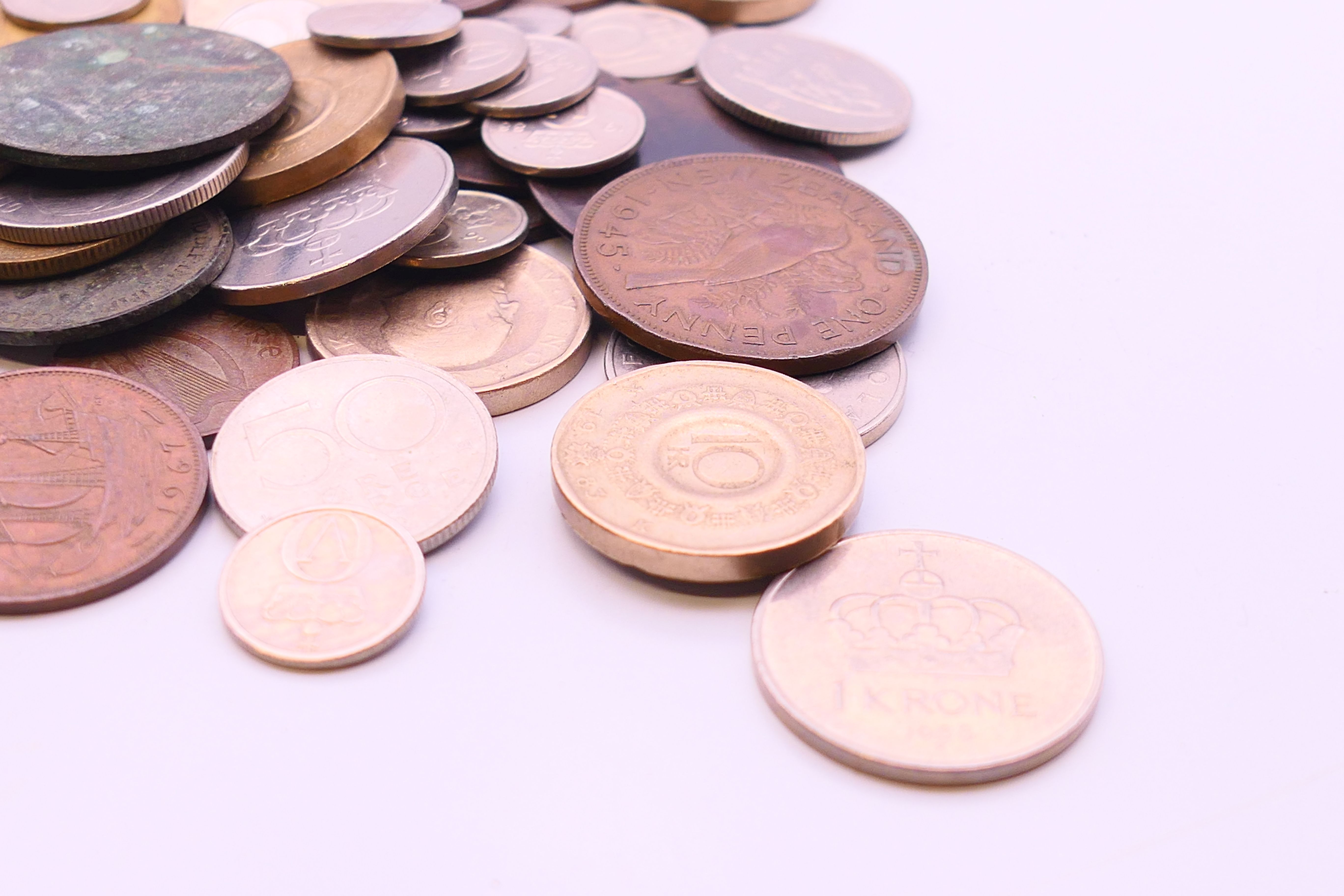 A quantity of various coins, including two silver threepenny coins, one silver sixpence coin, - Image 3 of 6