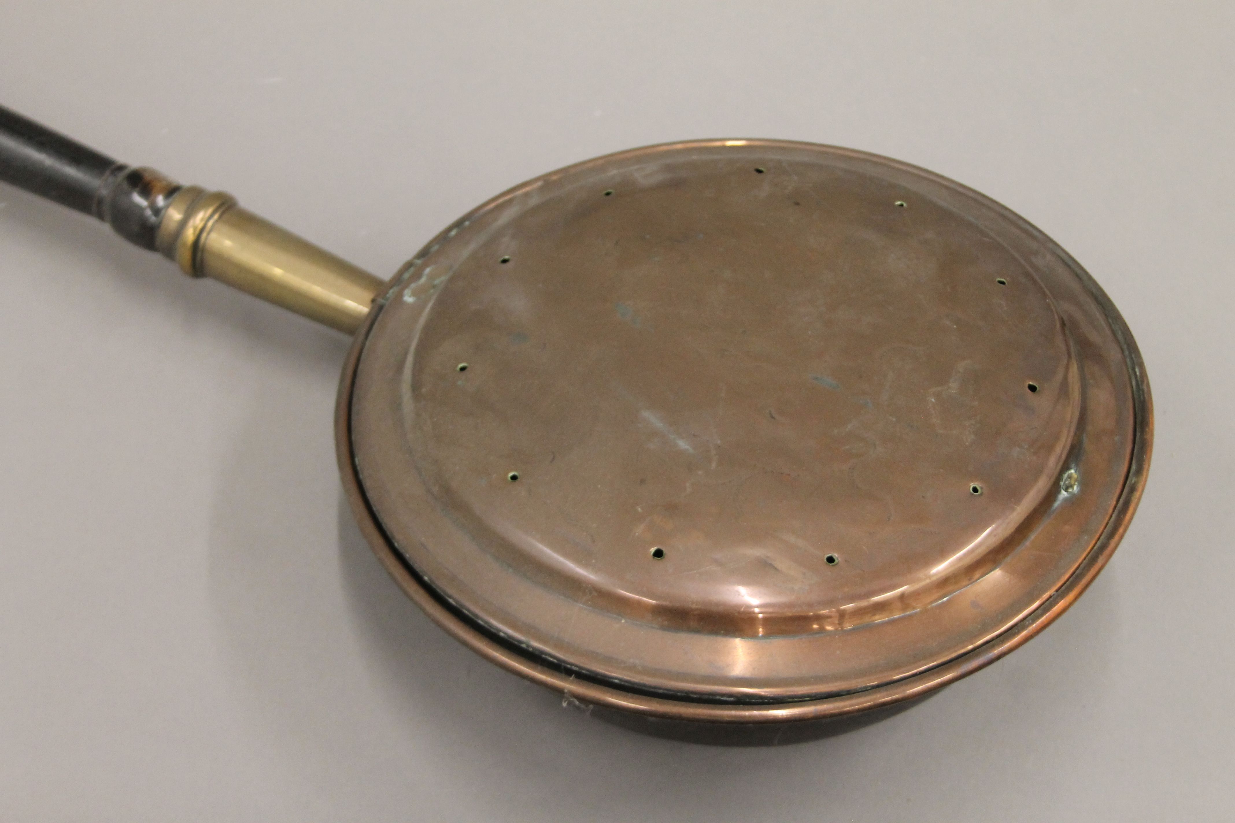 Two Victorian copper warming pans. The largest 115 cm long. - Image 3 of 7