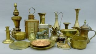 A quantity of various metalware.