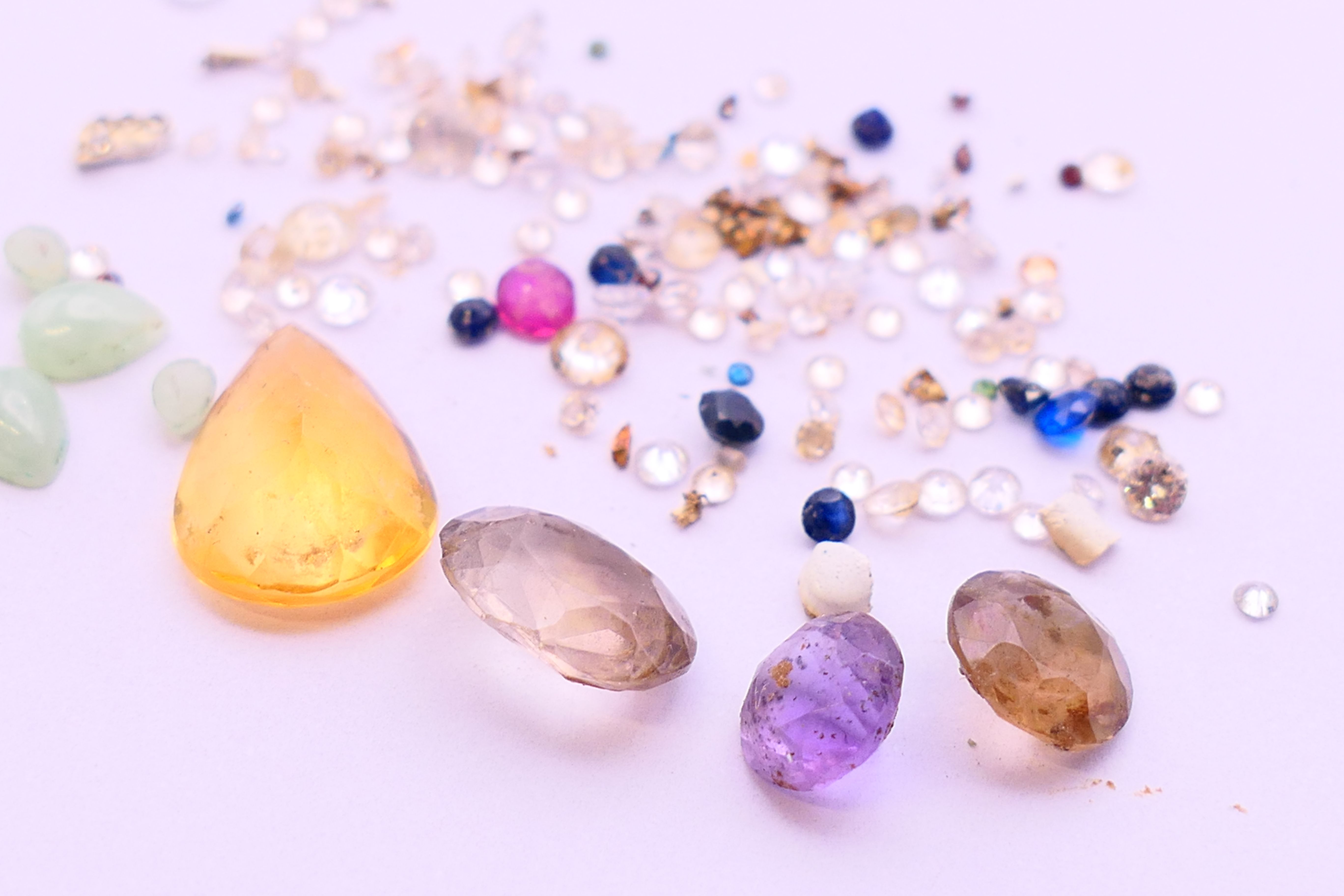 A collection of gemstones, includes diamonds, sapphires, ruby, etc. - Image 3 of 3