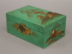 A chinoiserie box. 10 cm wide.