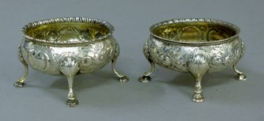 A pair of Georgian silver salts. 8 cm wide. 163.4 grammes.