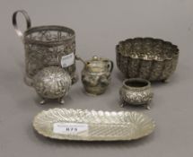 A small quantity of Indian silver items. The largest 9 cm high.