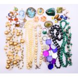 A quantity of various jewellery.