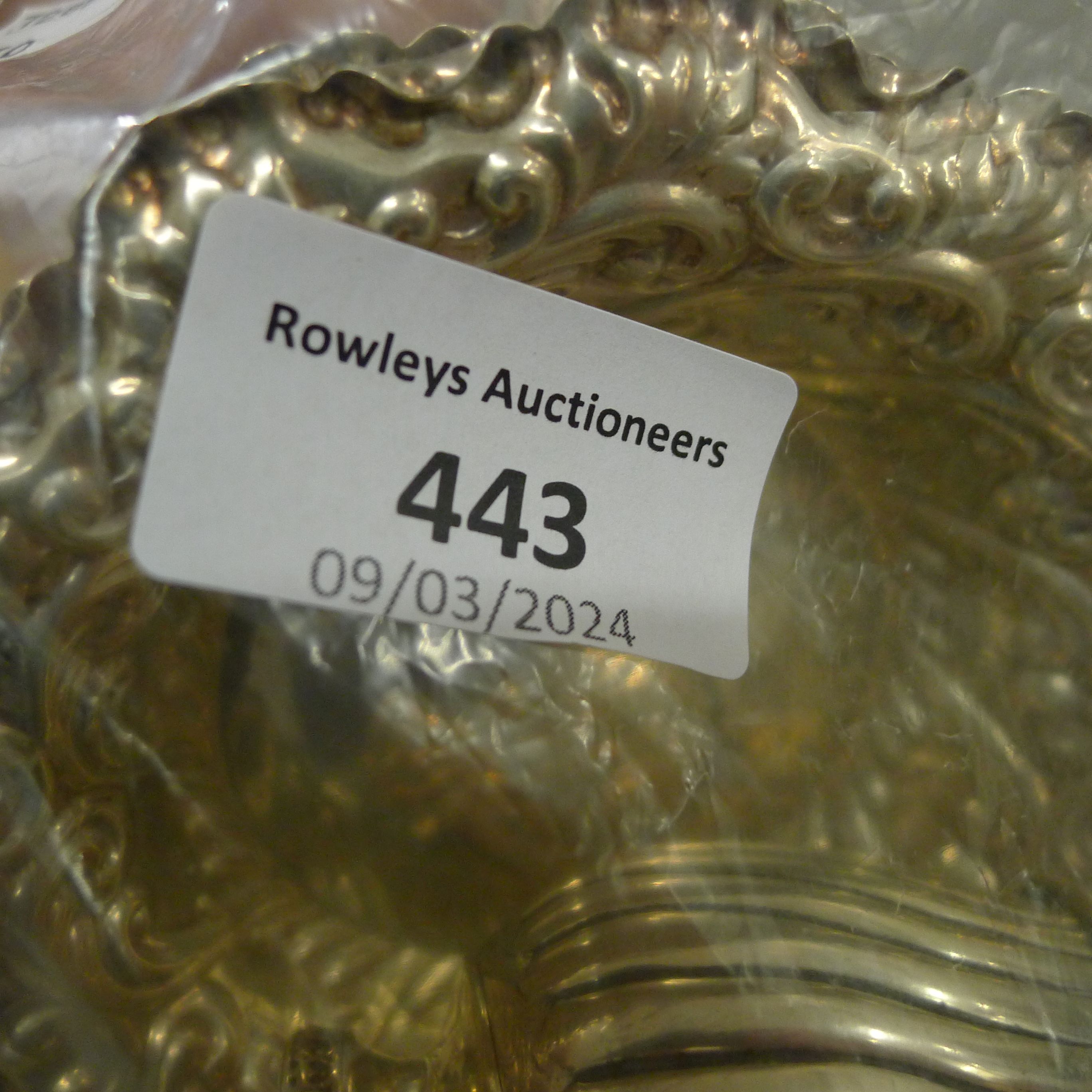 A quantity of various silver including cruets, napkin rings etc. 172.8 grammes. - Image 15 of 15
