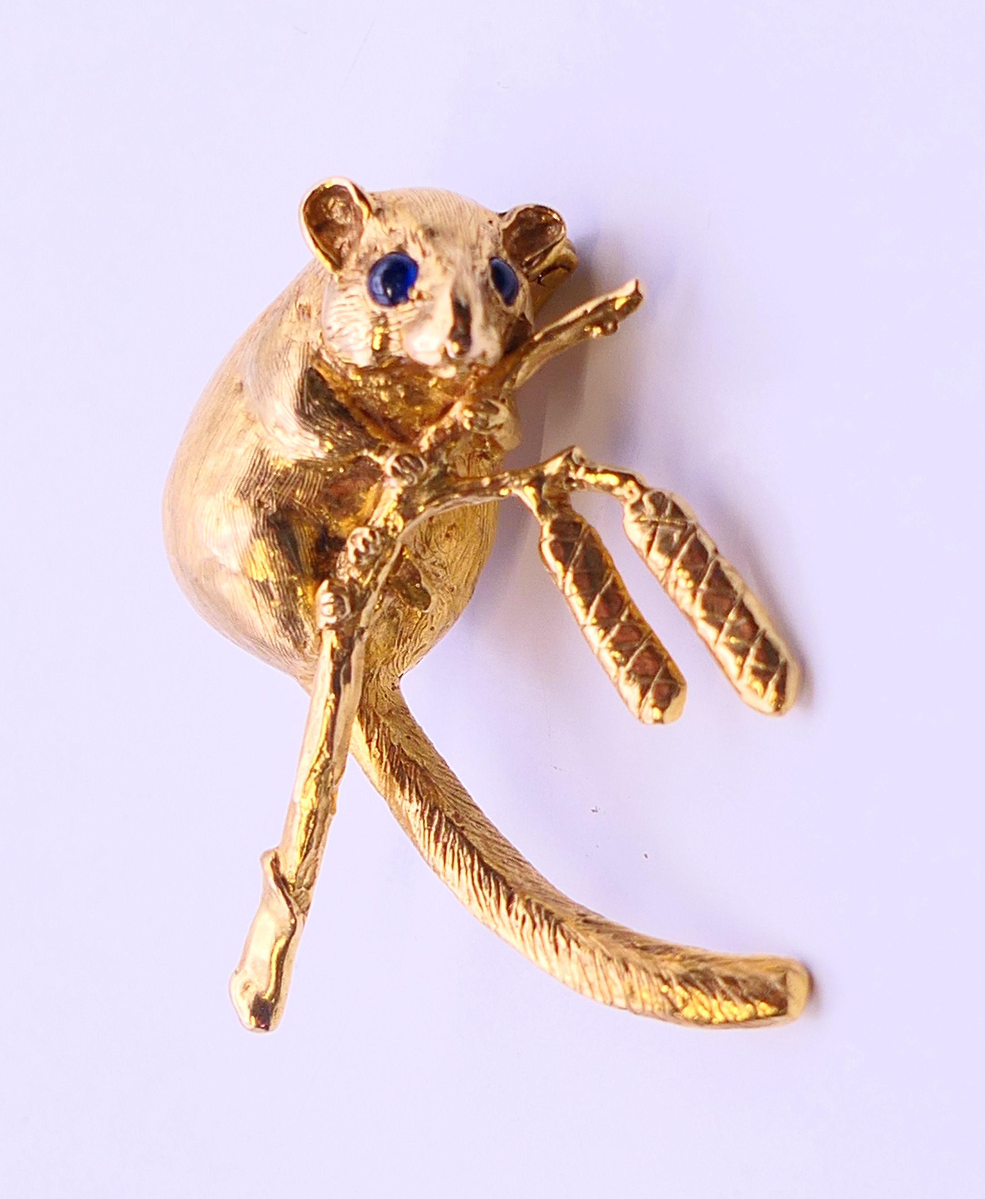 A gold dormouse form brooch with sapphire set eyes. 4 cm high. 13.9 grammes. - Image 3 of 5