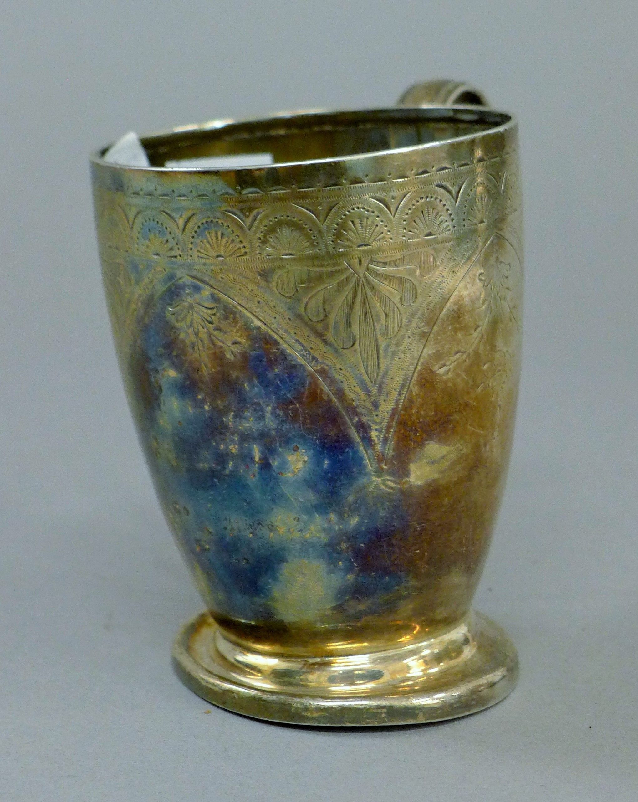 A Victorian silver Christening mug. 10 cm high. 149.5 grammes. - Image 3 of 5