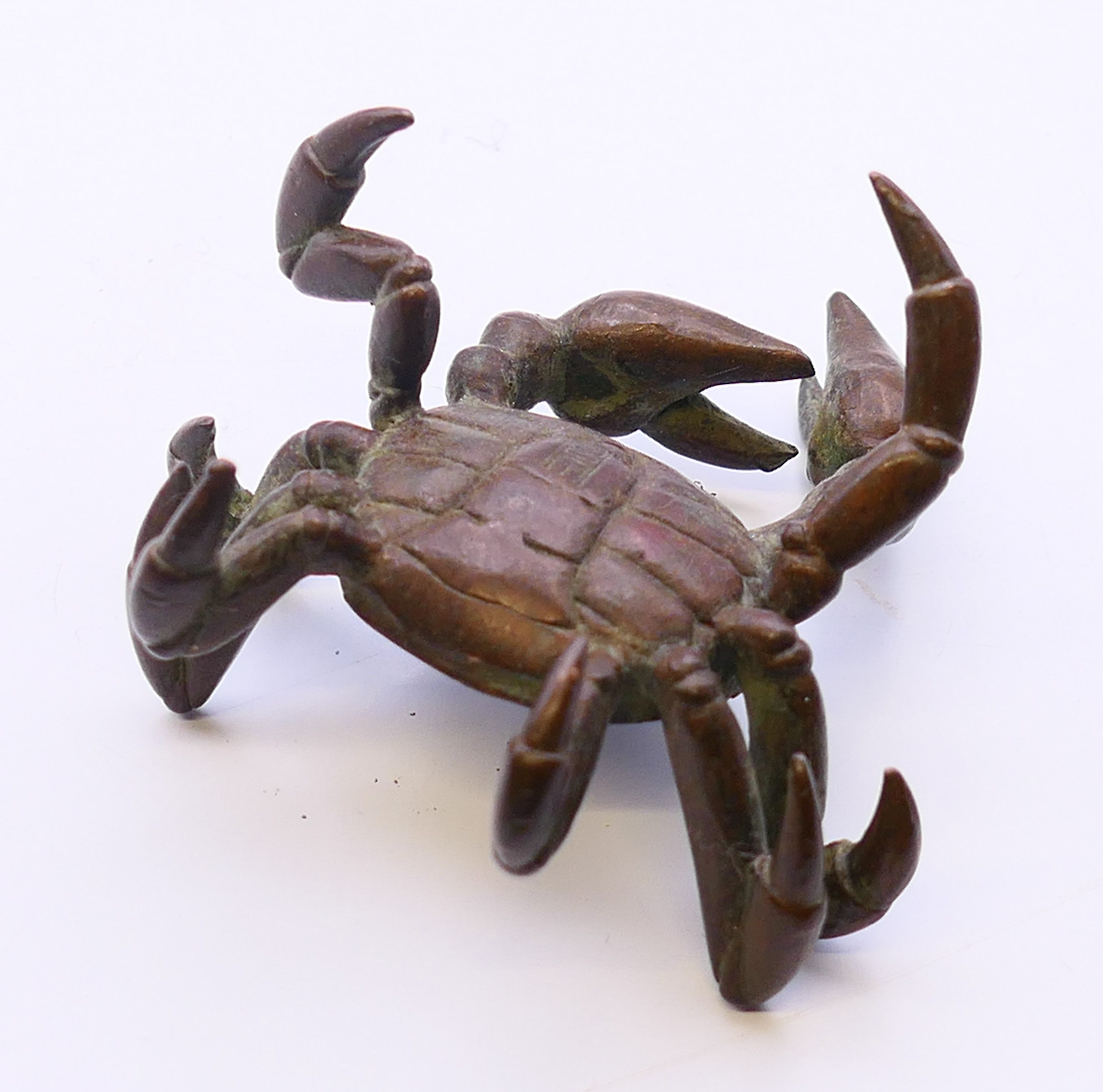 A small bronze model of a crab. 6 cm wide. - Image 3 of 4