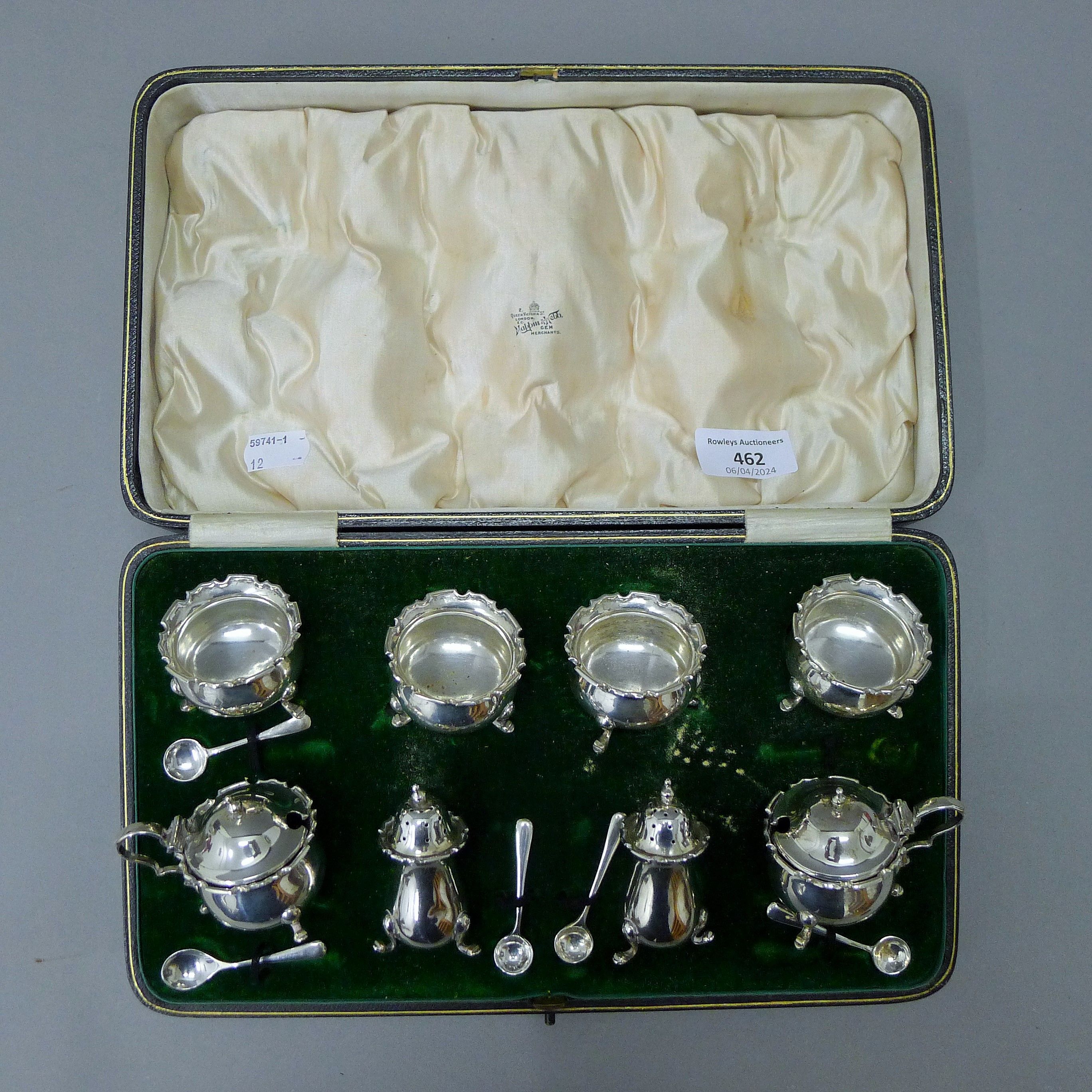 A Mappin and Webb cased silver cruet set. The case 30.5 cm long. 242 grammes.