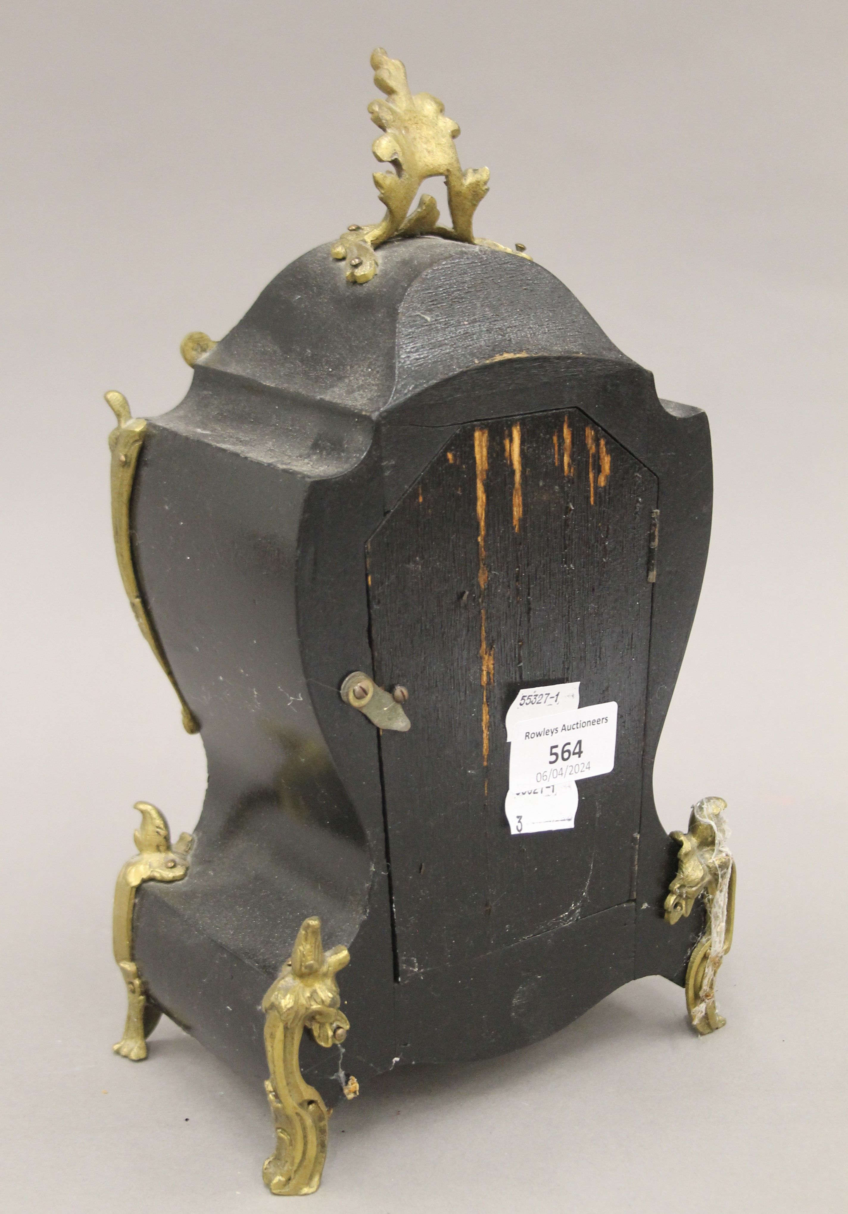 An early 20th century faux tortoiseshell mantle clock. 29 cm high. - Image 5 of 7