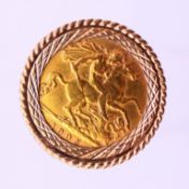 A 1905 half sovereign in a 9 ct gold ring setting. Ring size N/O. 9.1 grammes total weight.