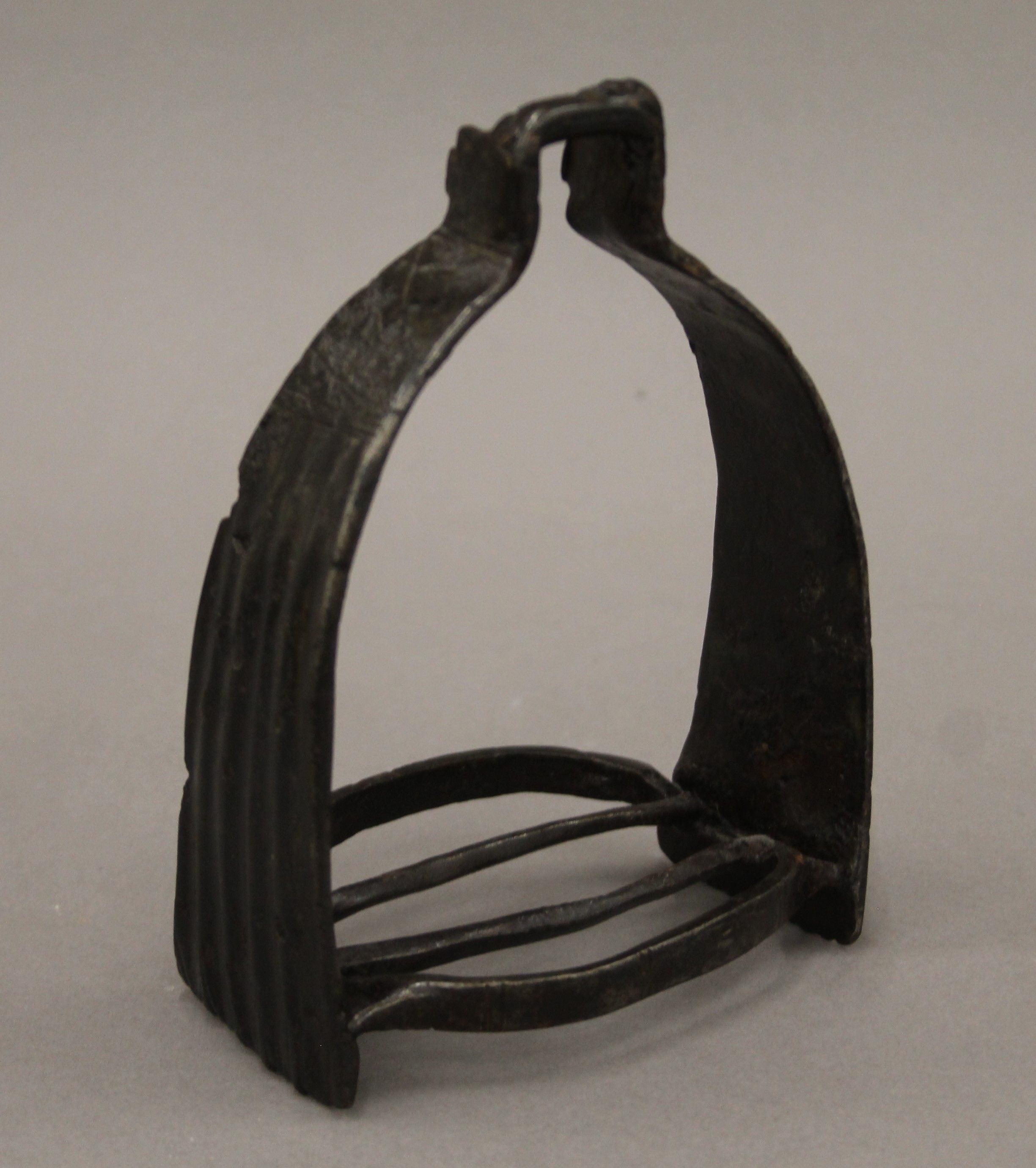 Two antique stirrups. The largest 16 cm high. - Image 2 of 9