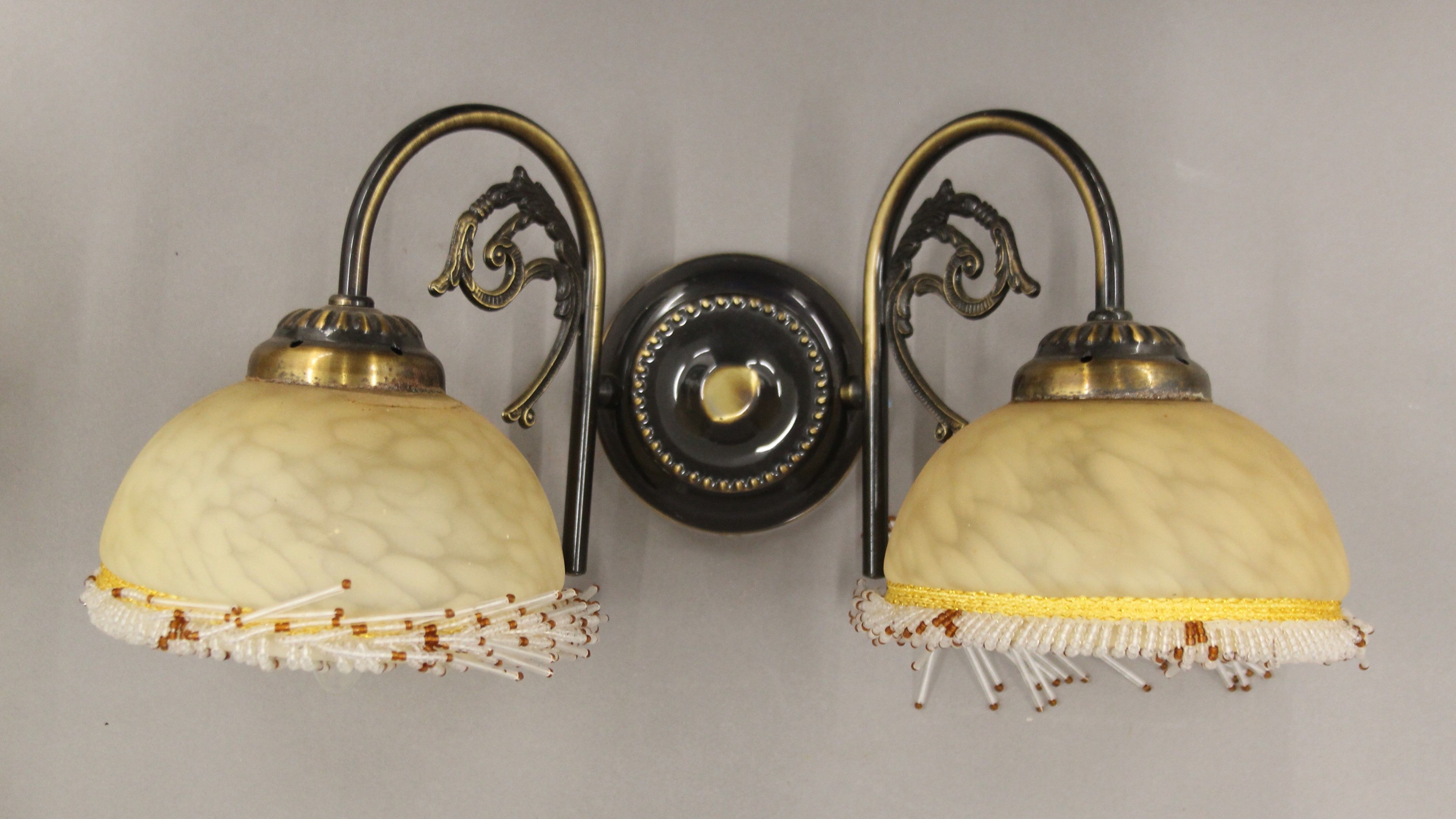 A pair of decorative twin branch wall lights. 40 cm wide. - Bild 5 aus 6