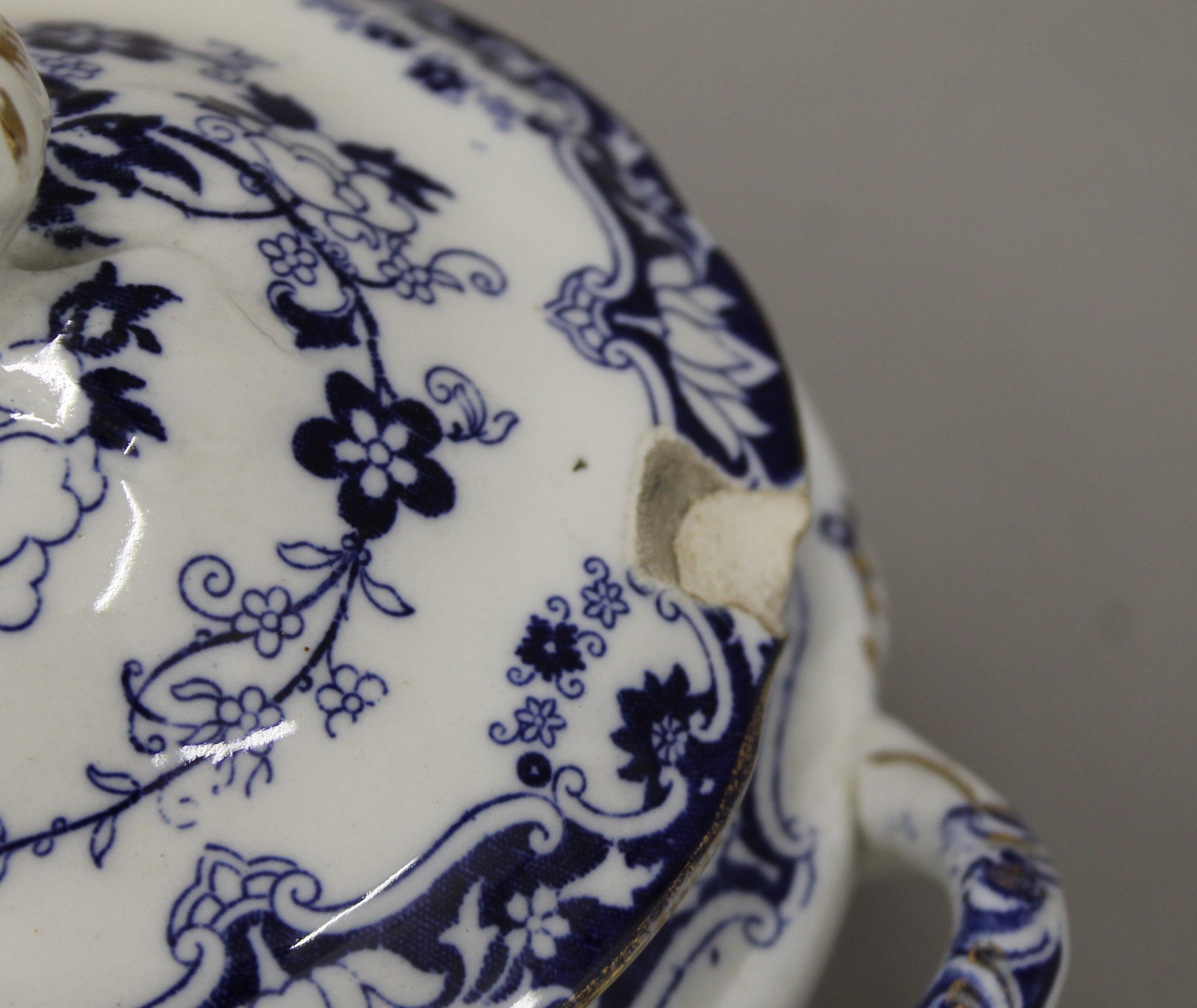 A 19th century blue and white part dinner service. - Image 3 of 4